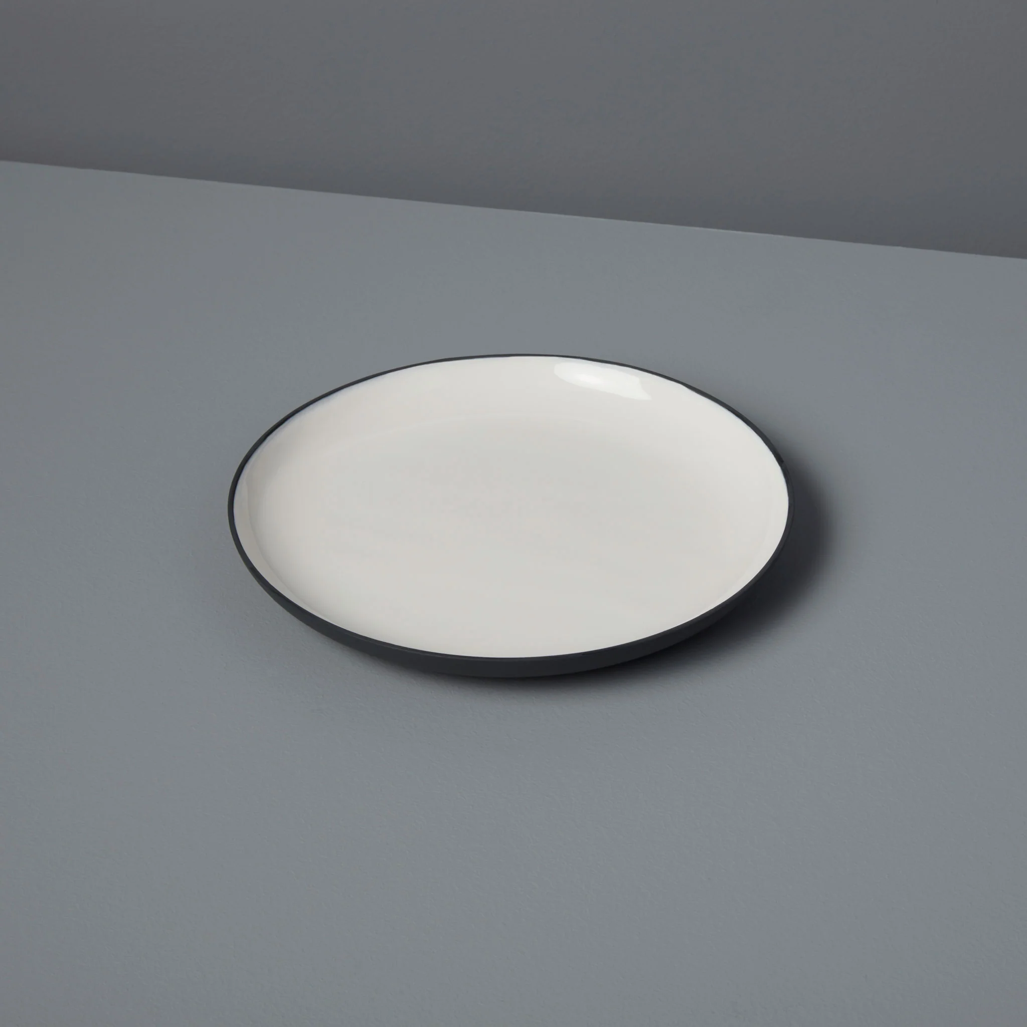 Durable Easton Small Round Platter Graphite Flexible