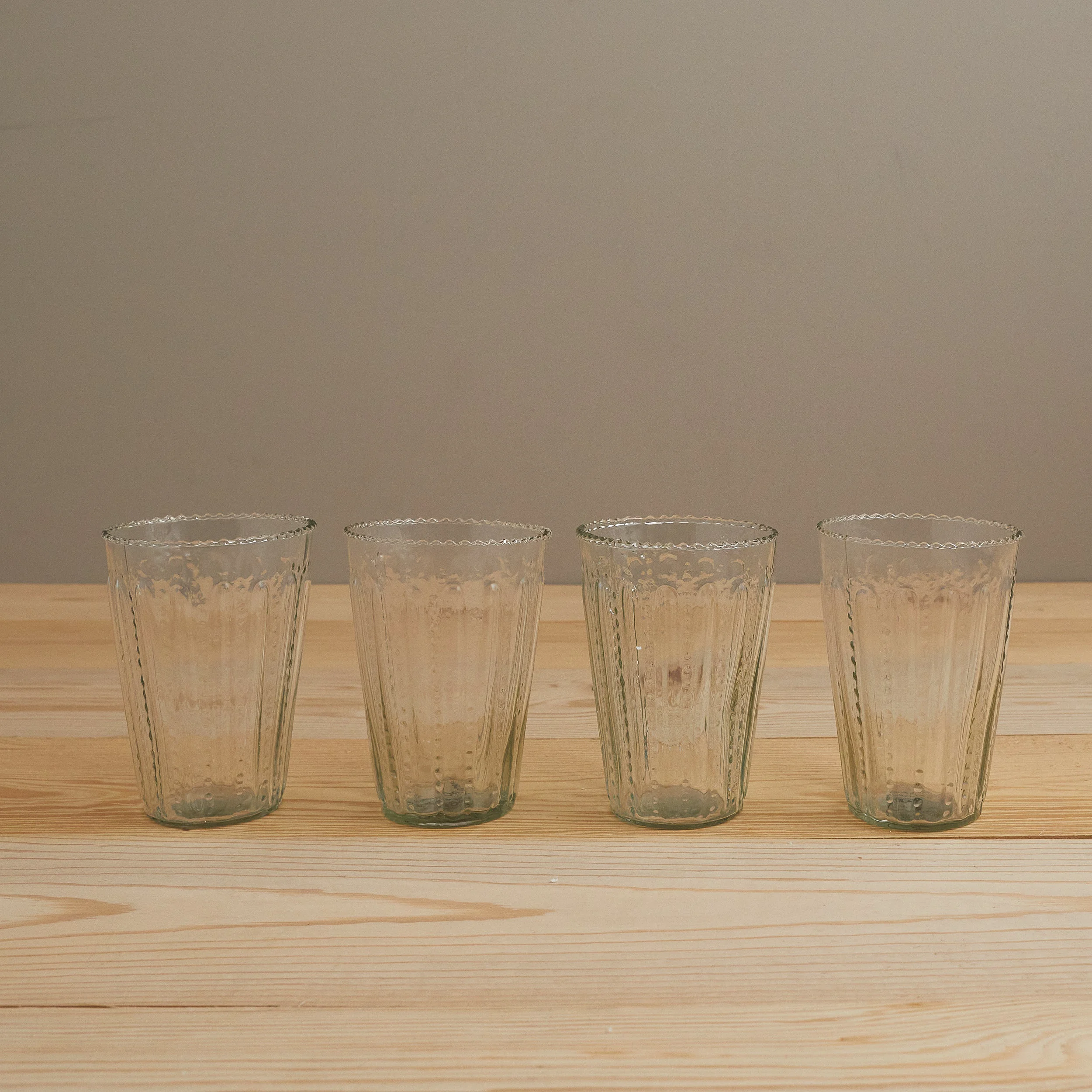 Fashionable Ruffle Glass Tumbler Set of 4 Next-Generation