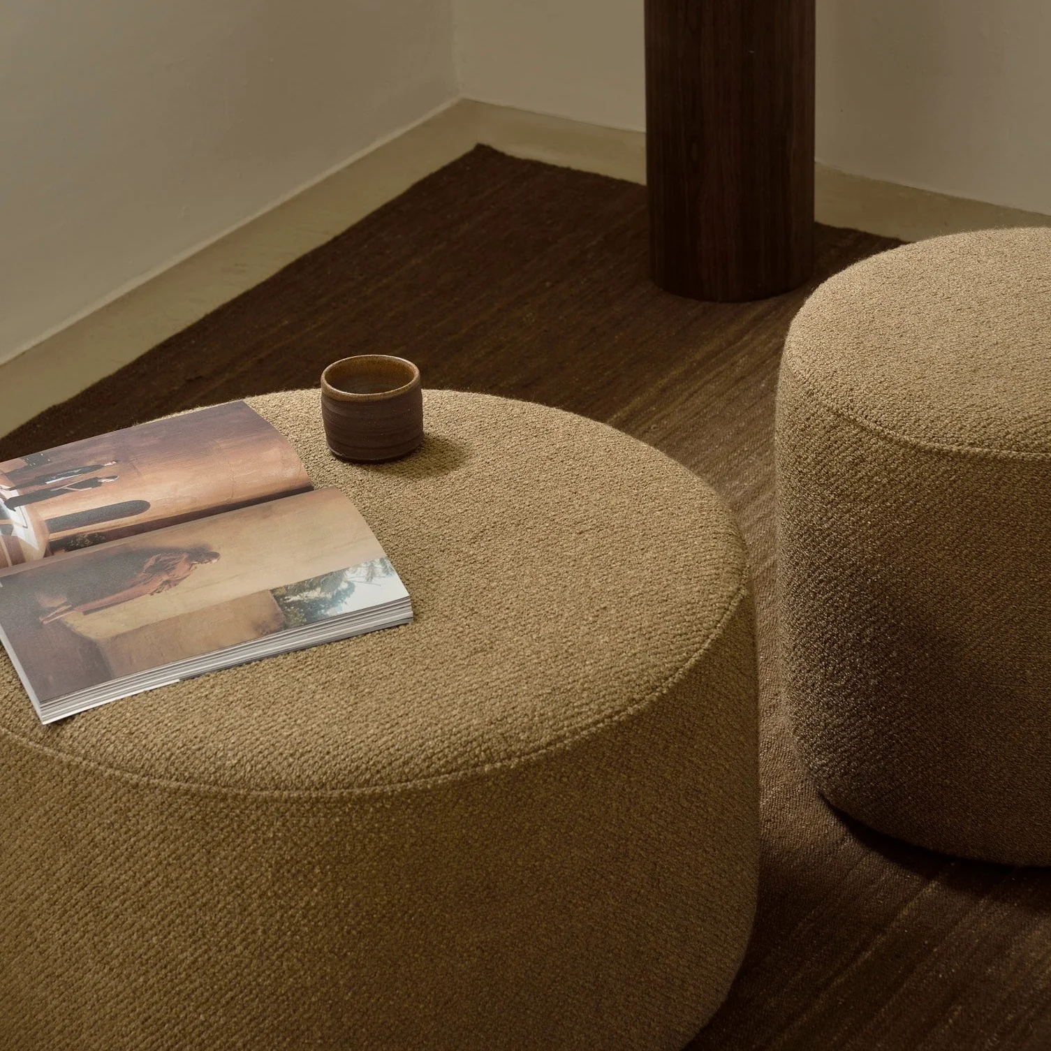 Traditional Barrow Pouf Ginger 23.5 quot World-Class