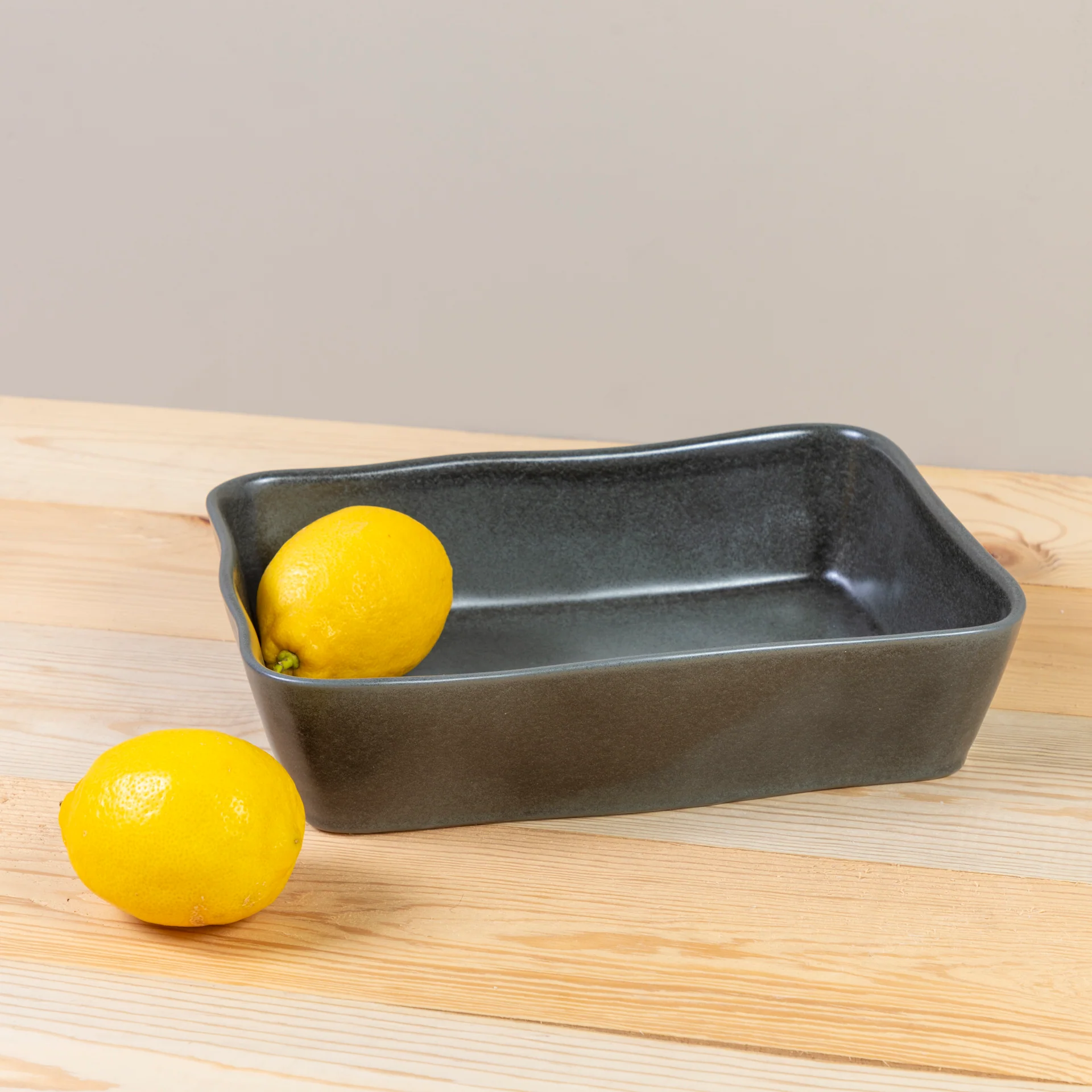 Easy-to-Use Livia Rectangular Baker Black Original