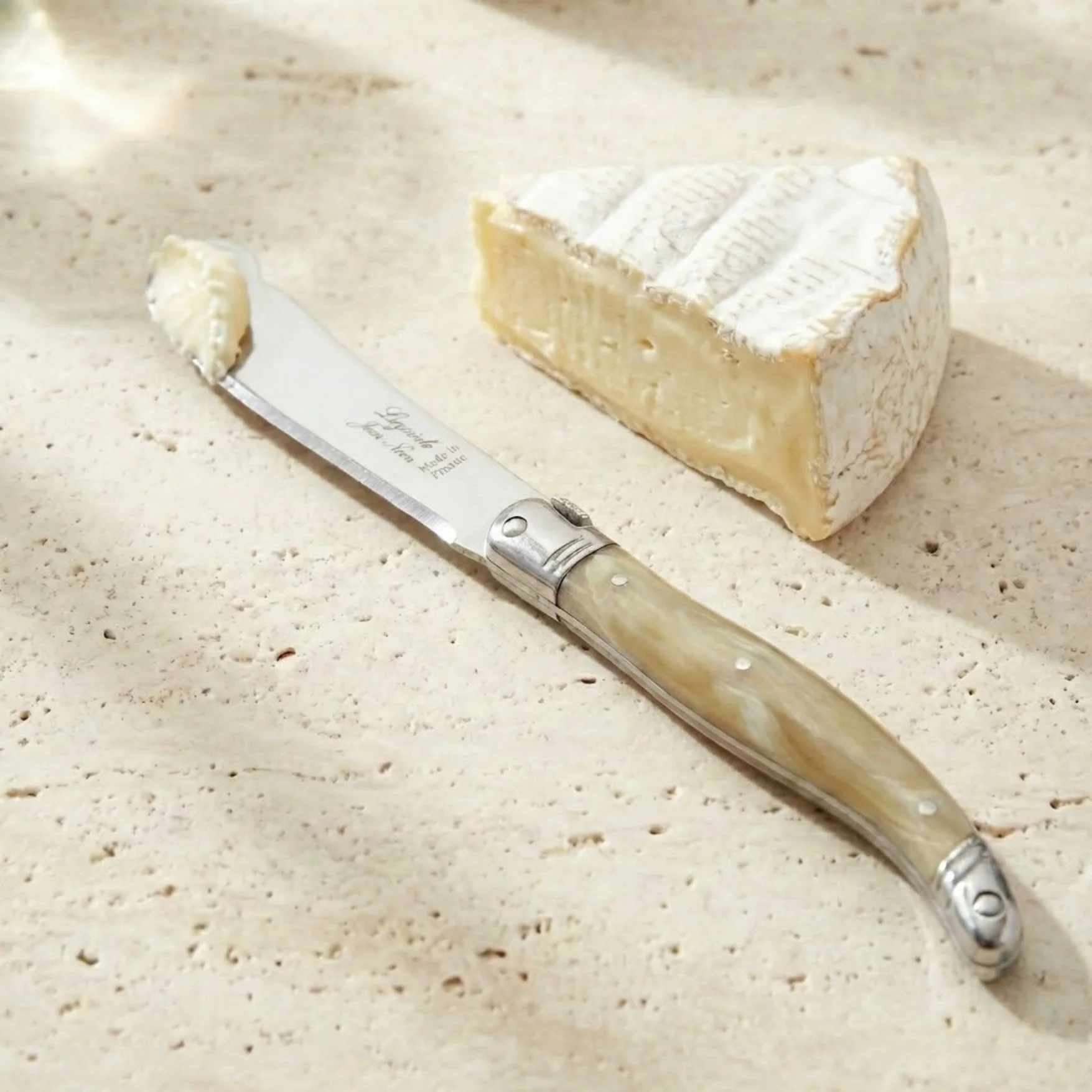 Relaxed Laguiole Large Spreader Pale Horn Easy-to-Use