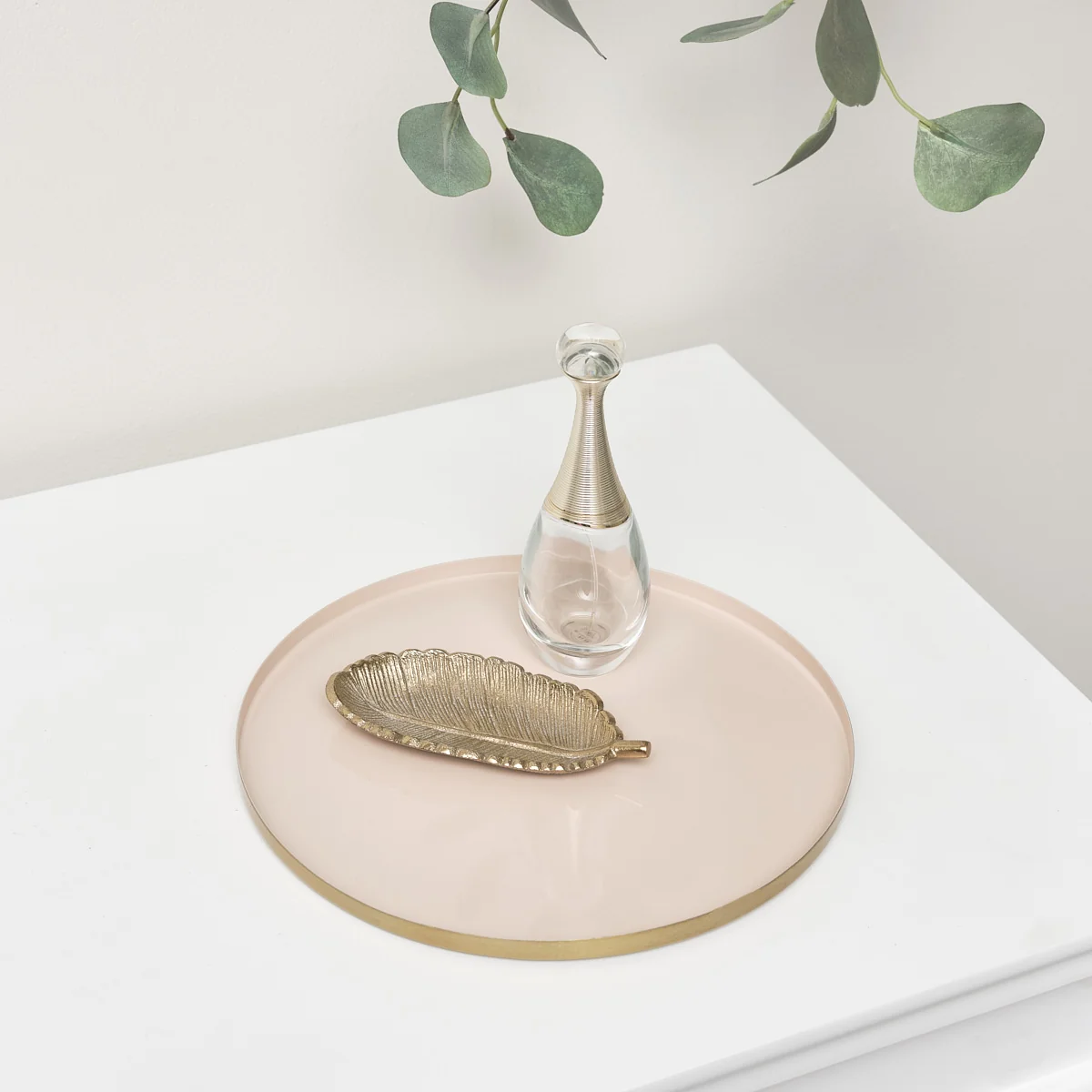 High-Quality Round Metal Gold Pink Tray Detailed