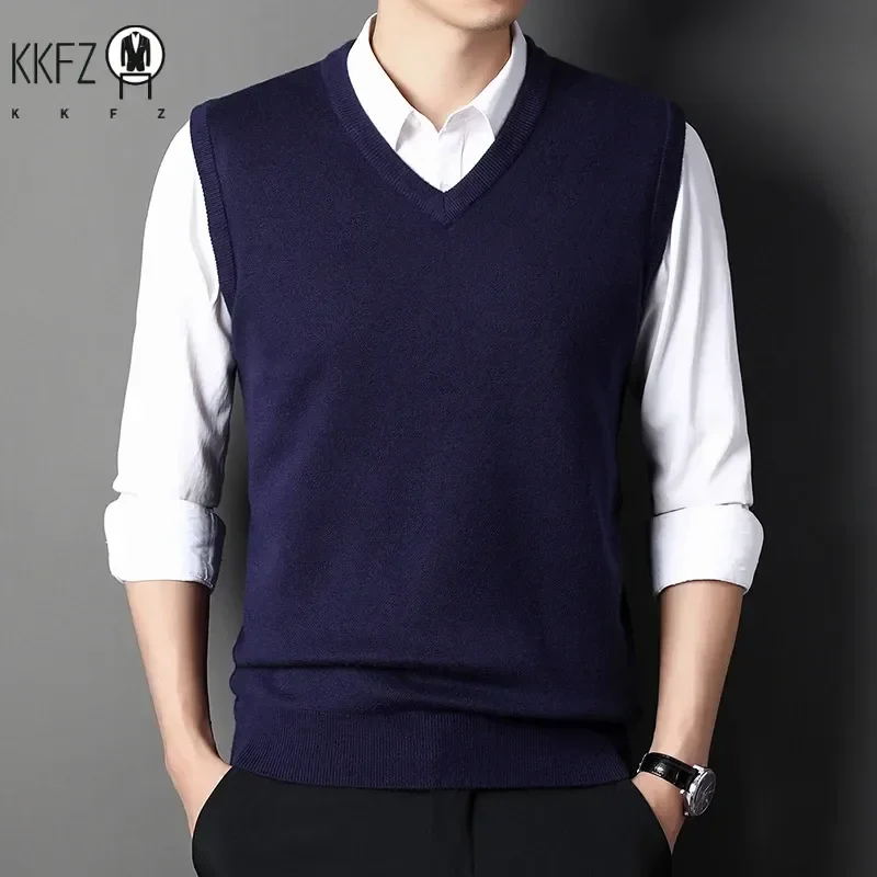 Exceptional Men’s Solid Color V-Neck Knitted Vest – Casual Sleeveless Sweater Top Refined