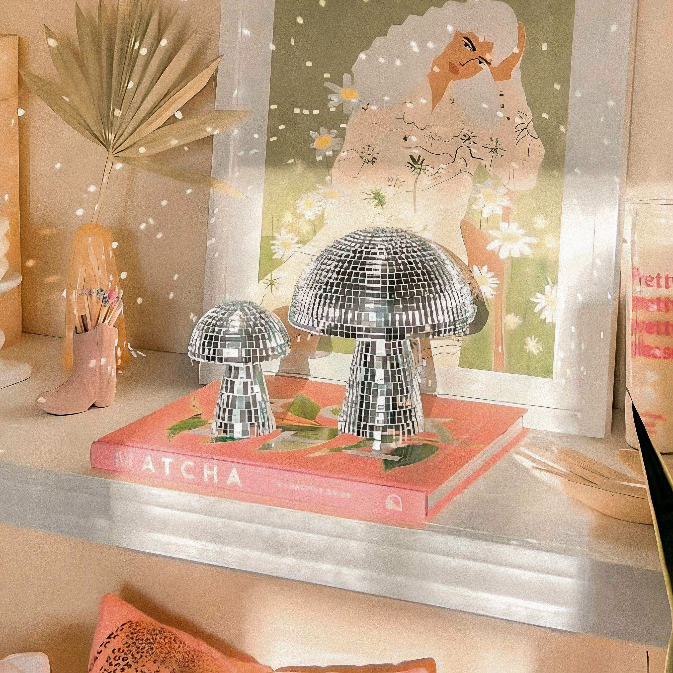 First-Class Disco Mushroom Sculpture Top-Quality
