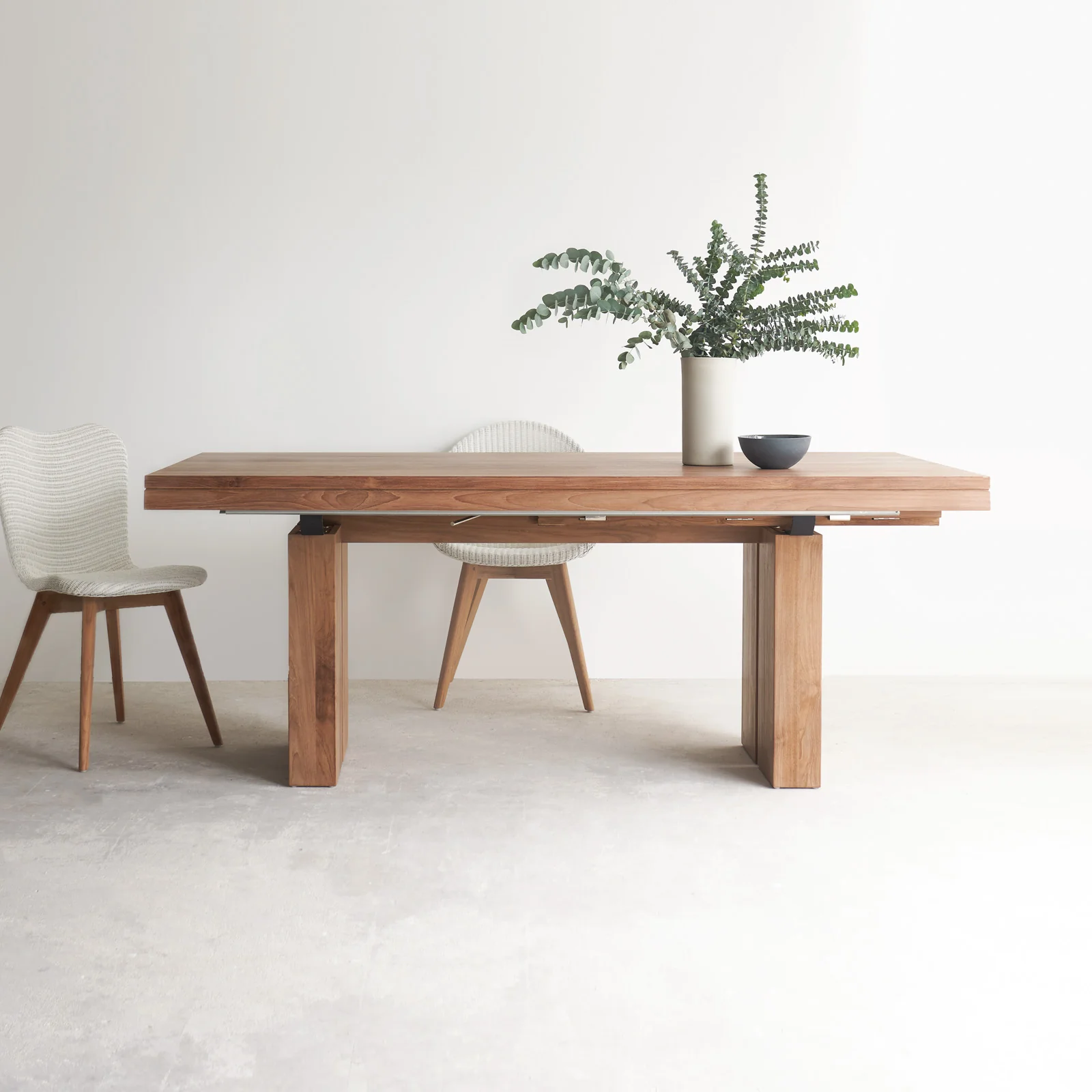 Elegant Double Extendable Dining Table Teak Clean