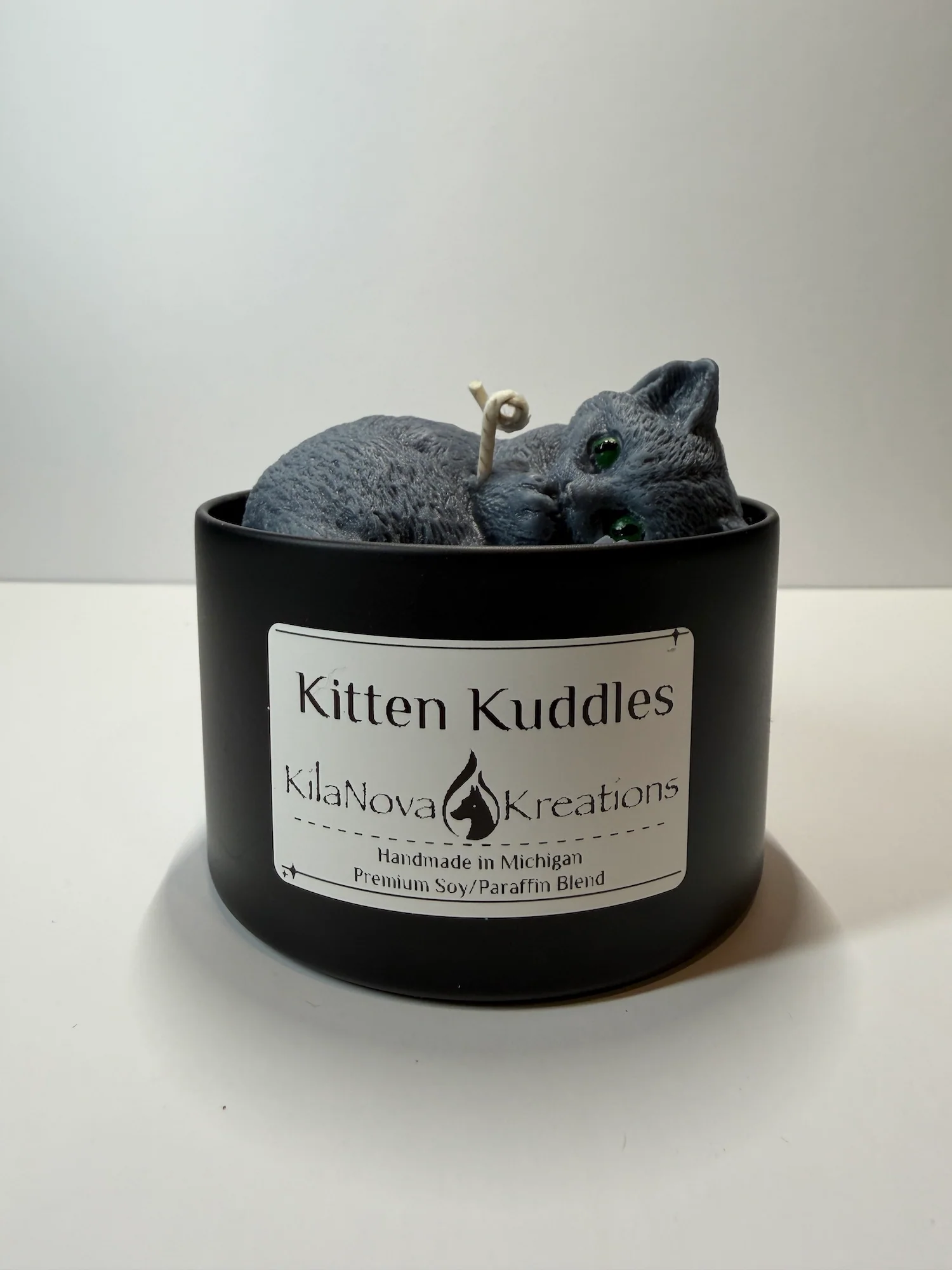 Refined Kitten Kuddles – Cat Candle Luxury