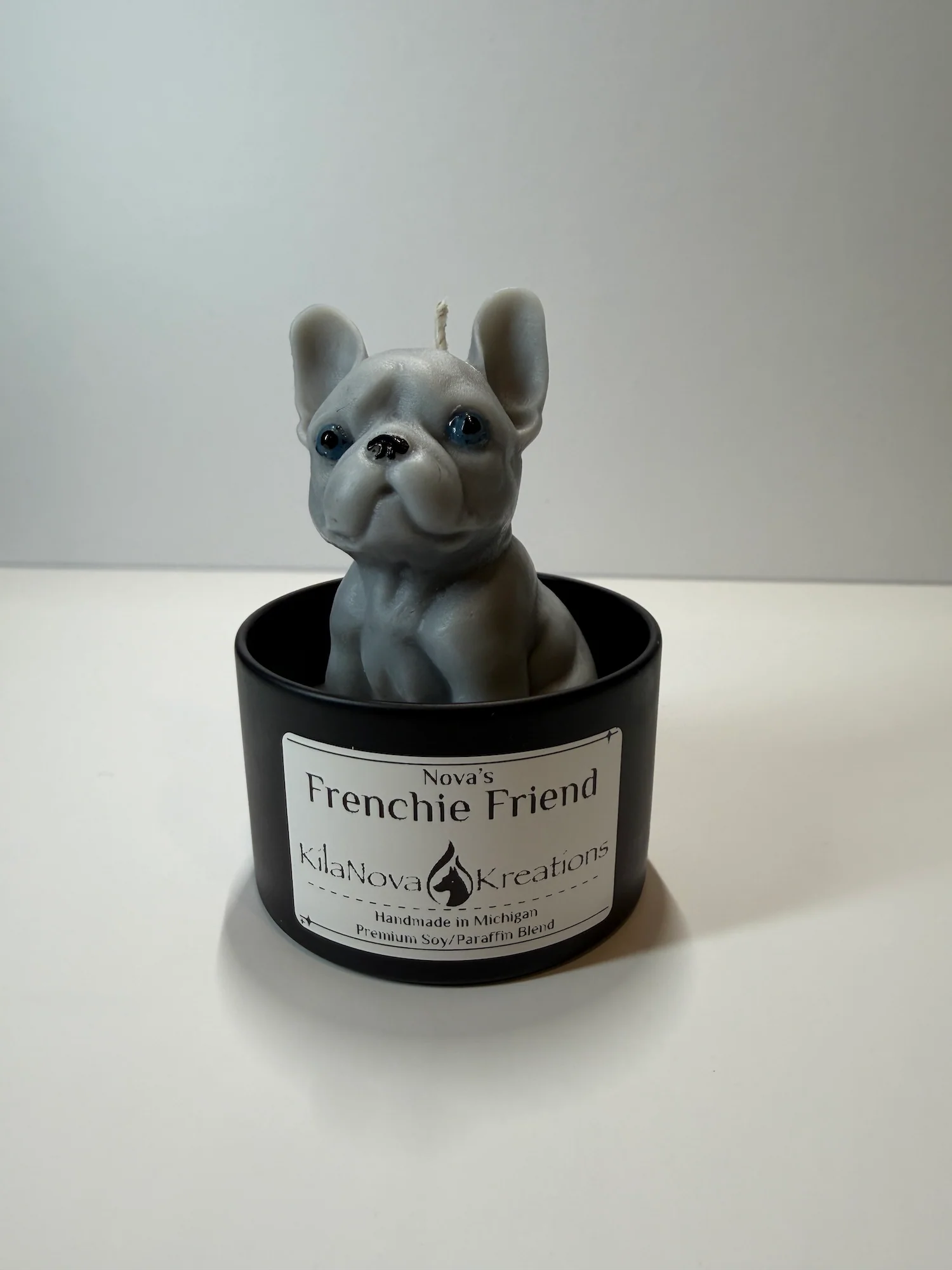 Smooth Frenchie Friend – Bulldog Dog Candle Superior