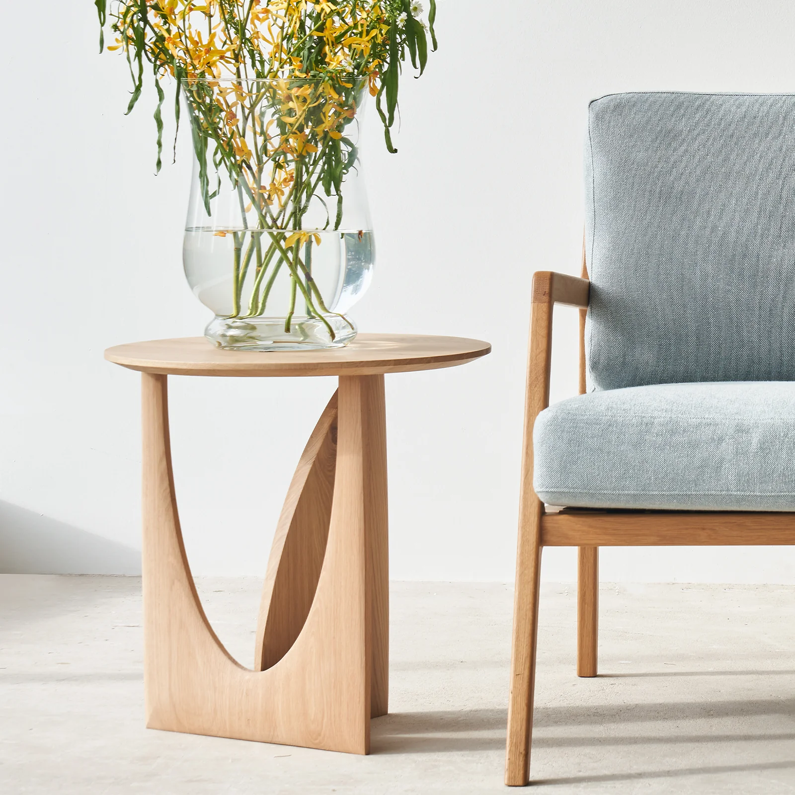Prestigious Geometric Side Table Oak – Natural Official