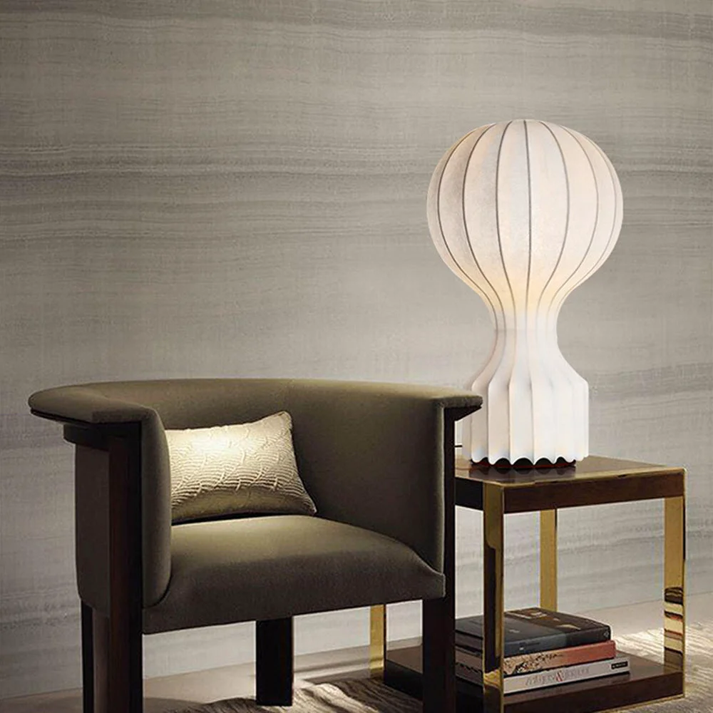 Next-Generation Vintage Fabric Gatto Table lamp Selected