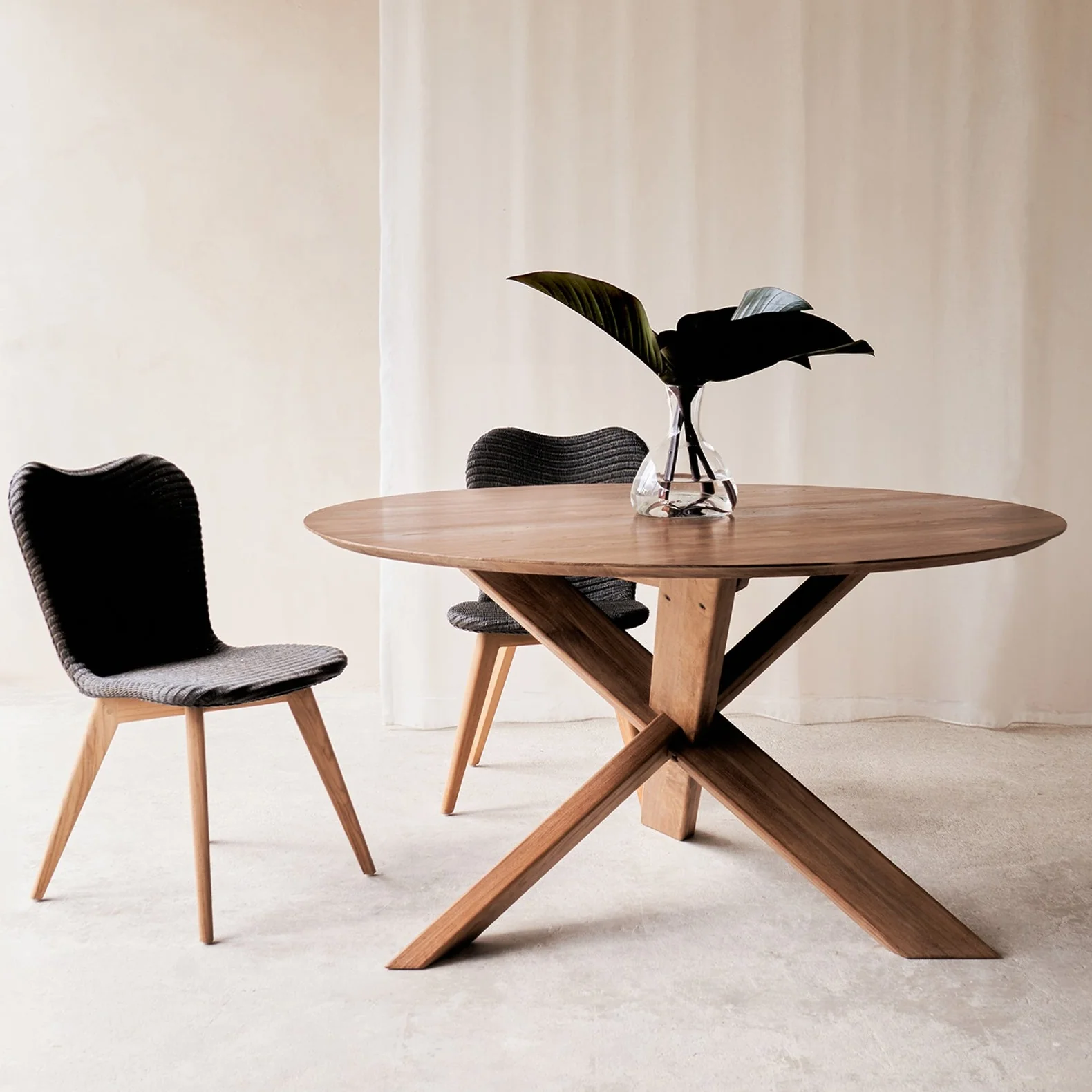 Powerful Circle Dining Table Teak Modern