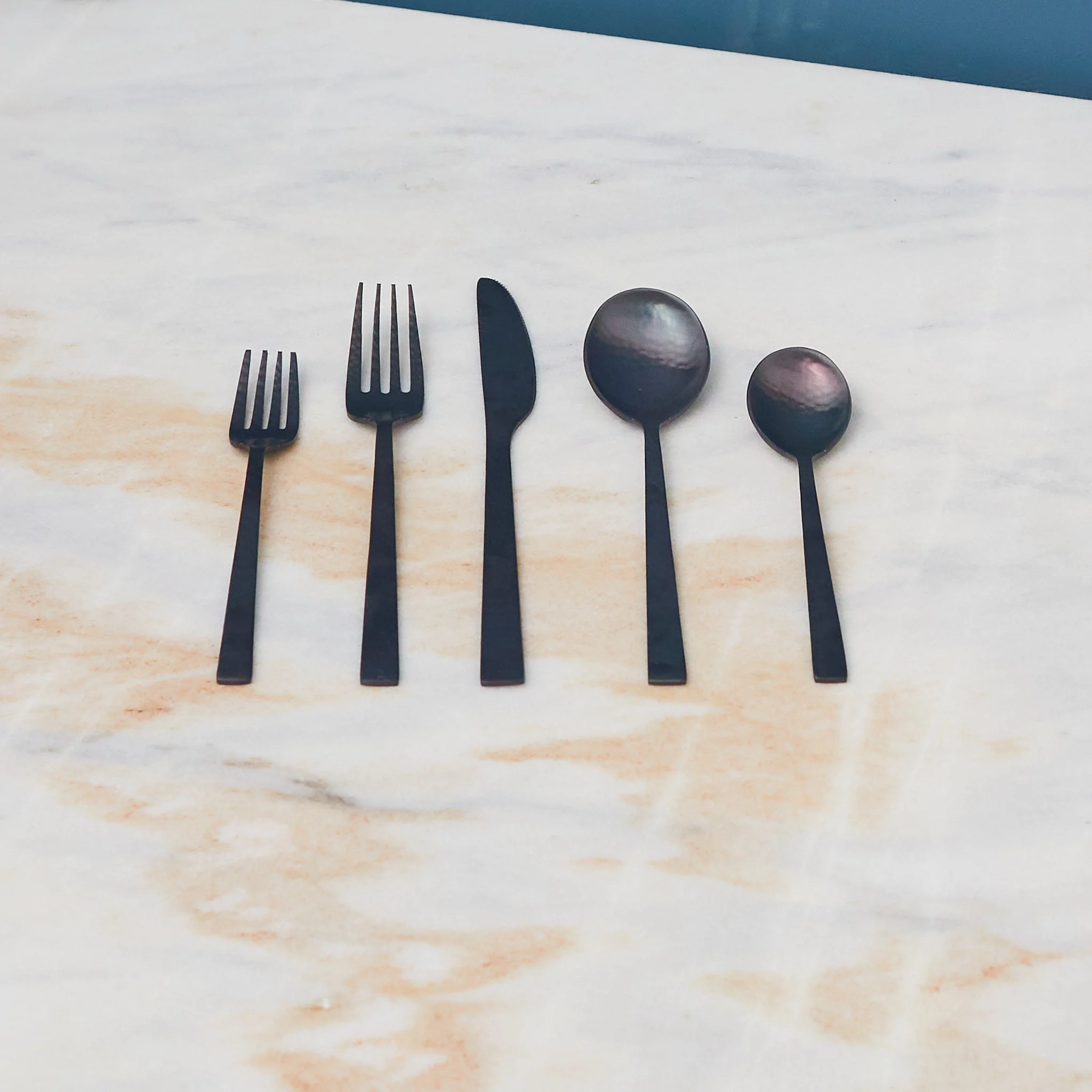 Easy-to-Use Hammered Black Flatware Set Environmentally Friendly