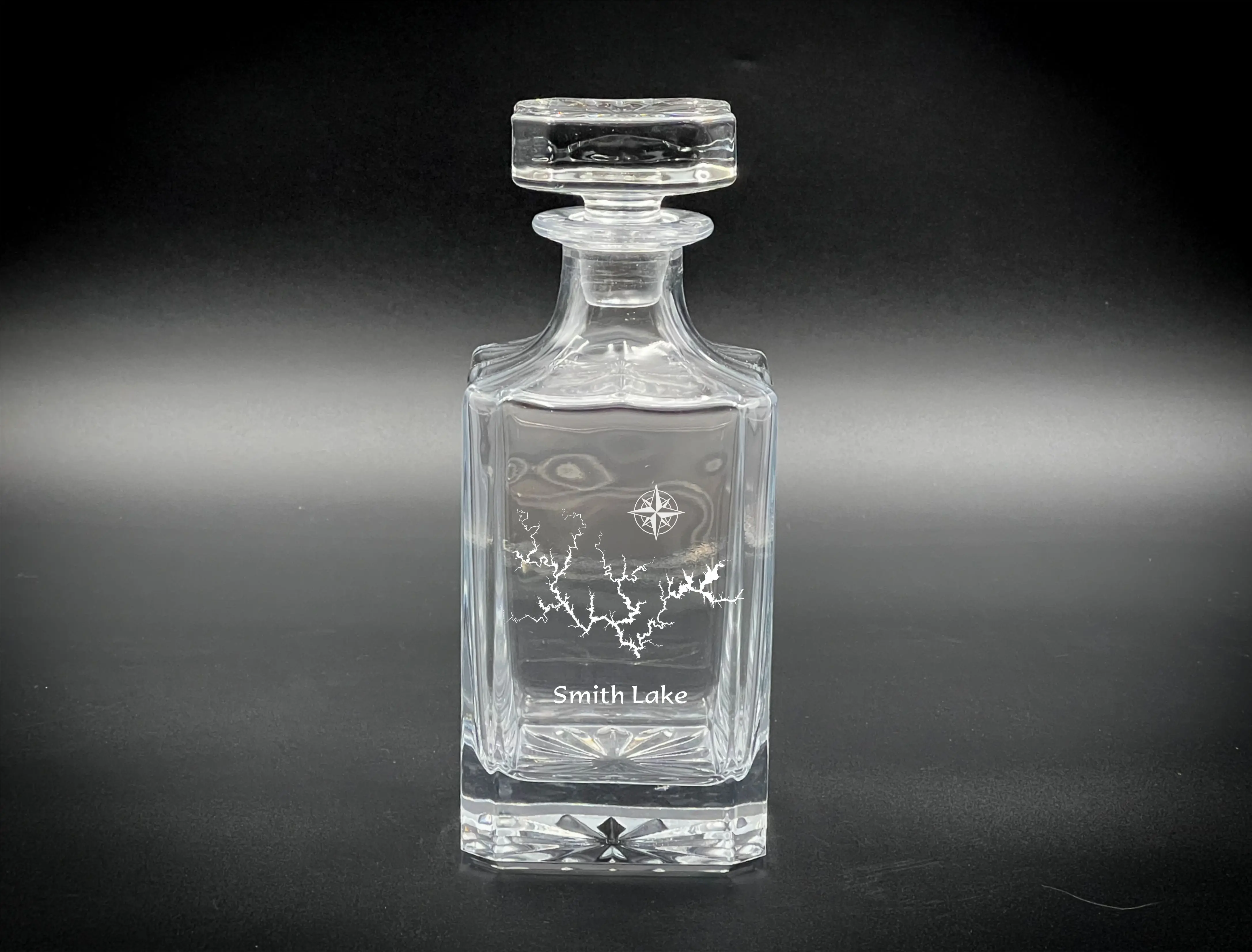Premium Smith Lake – 750ml Whiskey Decanter World-Class