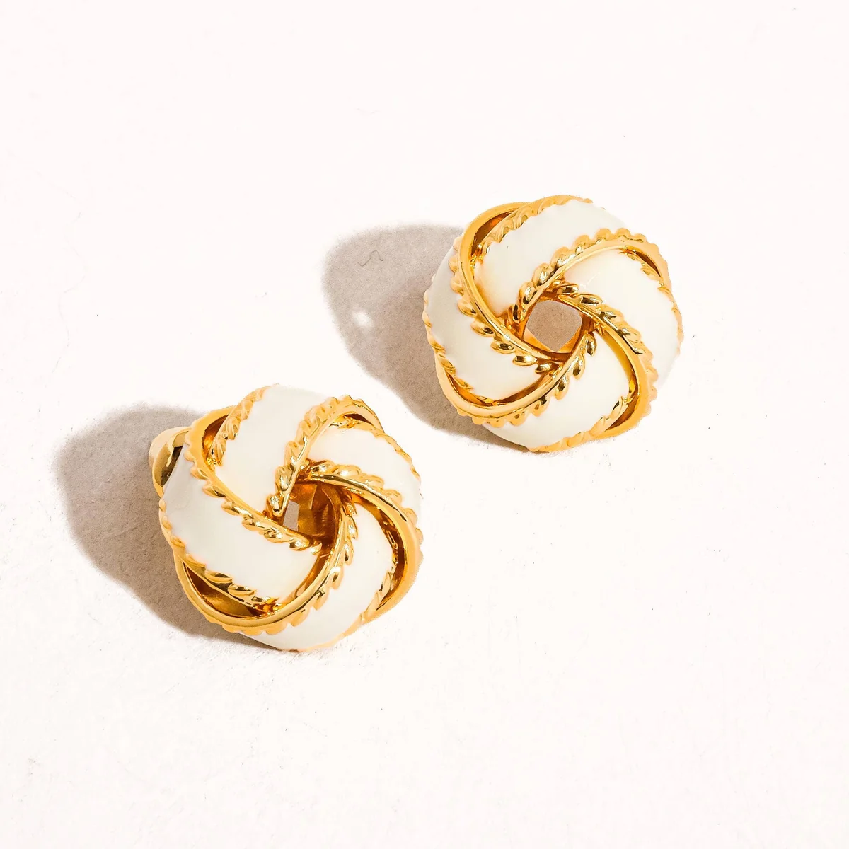 Soft Astor 18K Gold Basket Weaved Ball Studs White High-Quality