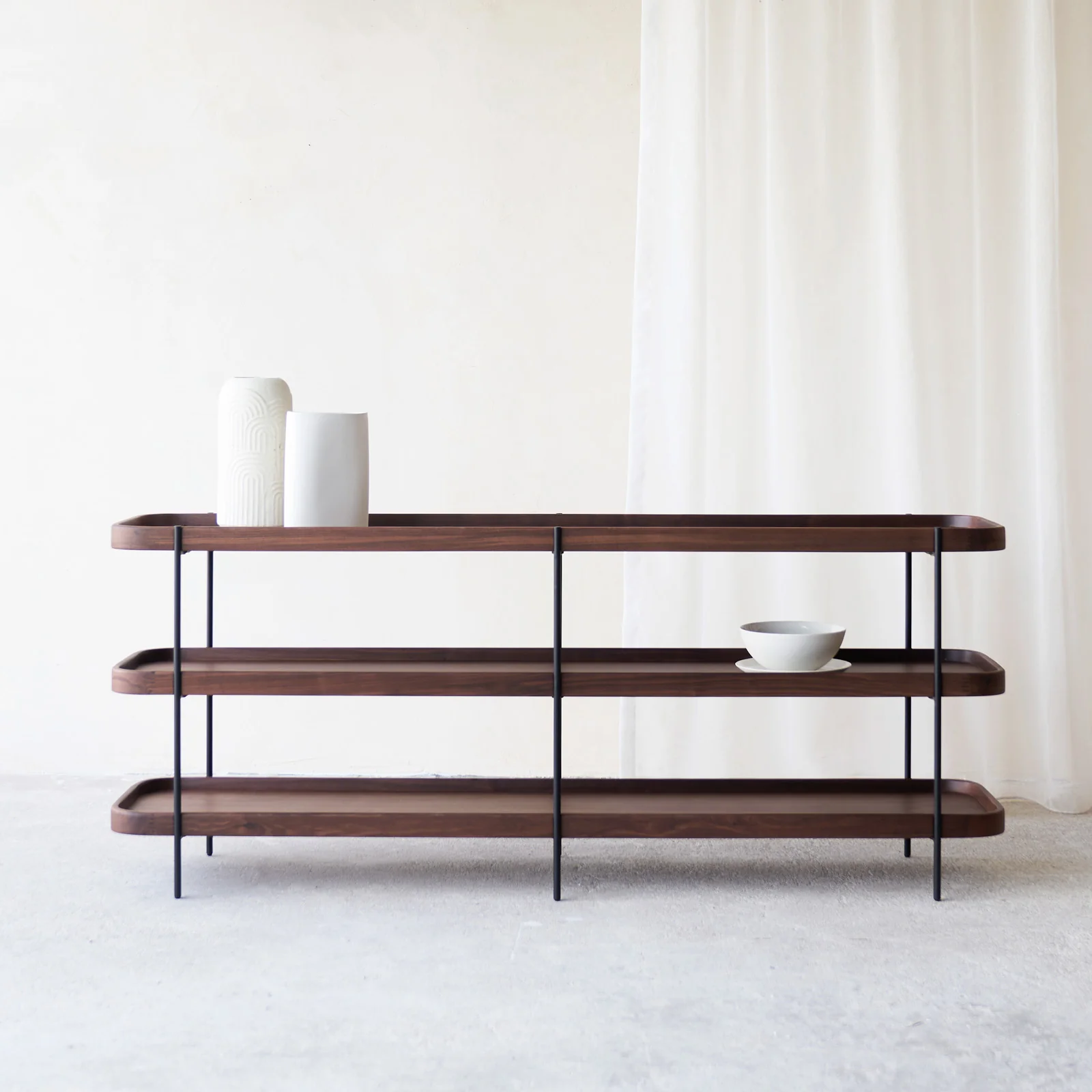 Lightweight Humla Low Rack Walnut Consistent