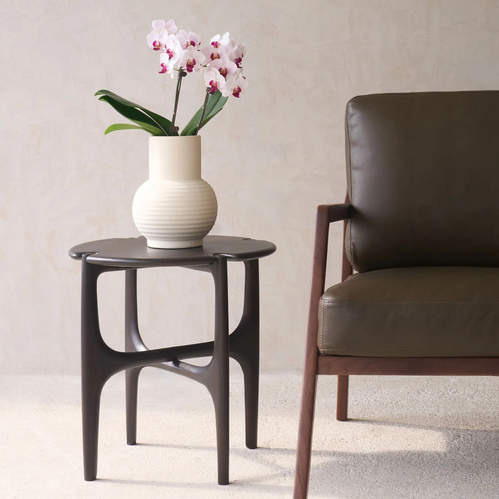 High-Grade PI Side Table Mahogany – Dark Brown Soft