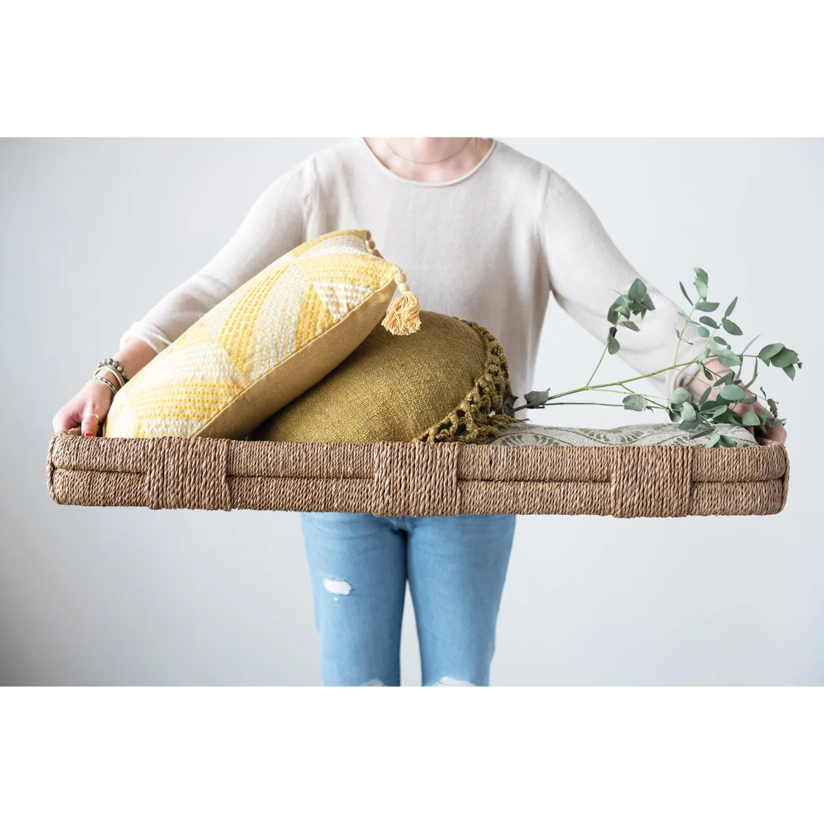 Refined Hand-Woven Bankuan Tray with Handles Long-Lasting