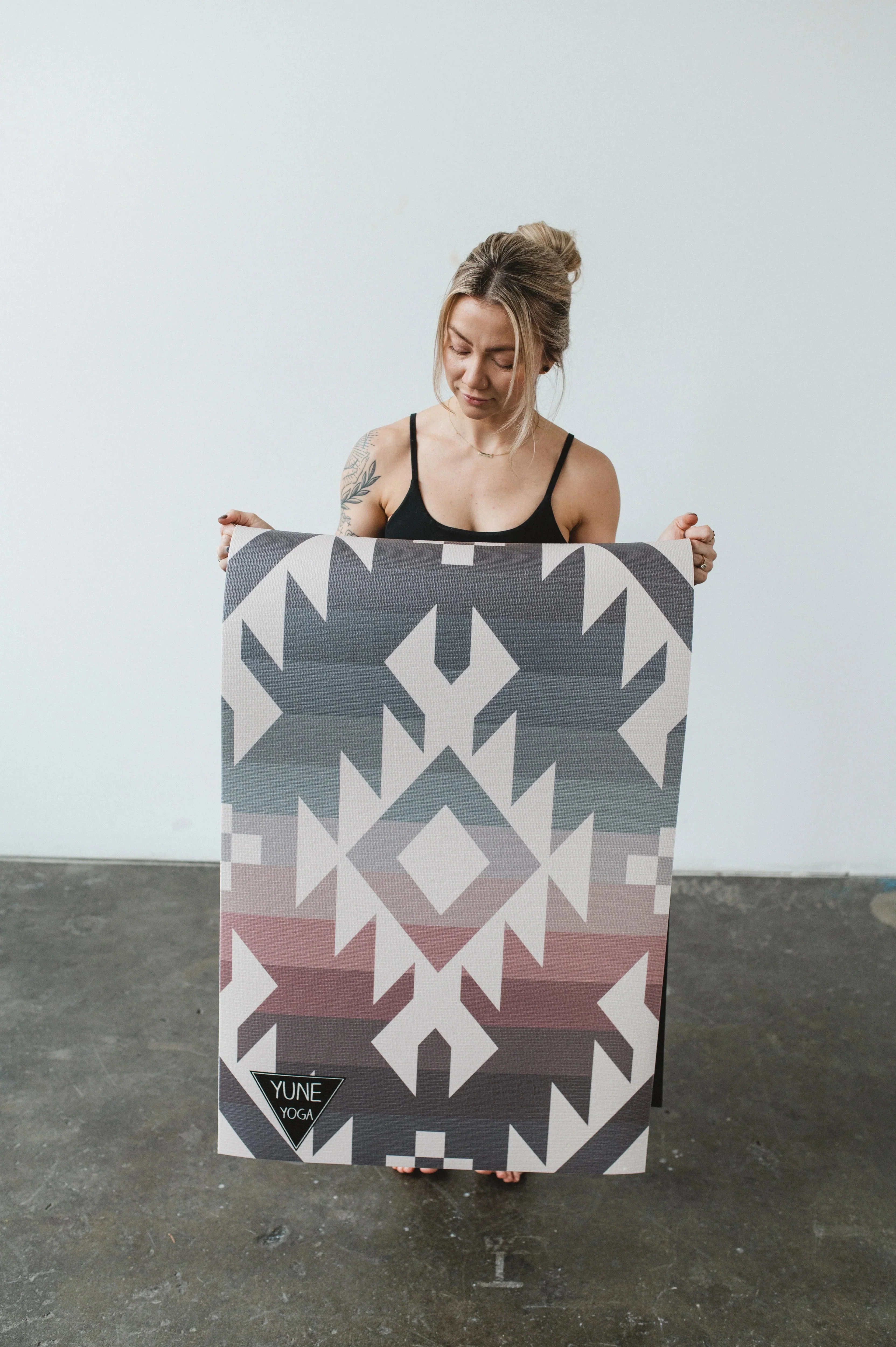 Relaxed Obsidian Ridge Yoga Mat – 6 mm Extra Thick Double-Sided Non-Slip Eco-Friendly PER with UV-Printed Design Yune Yoga Comfortable