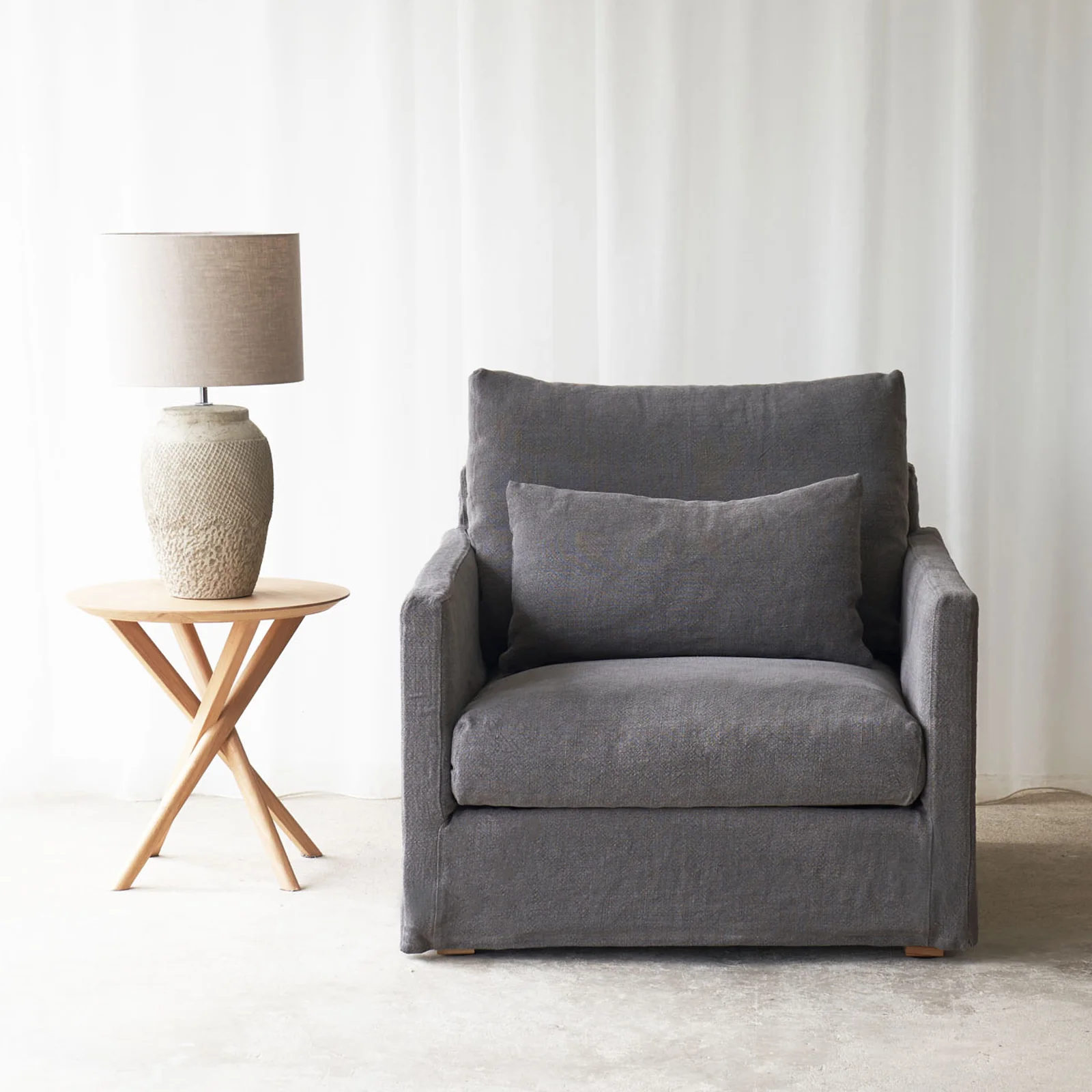 Original Design Island Fabric Armchair Iron Fashionable