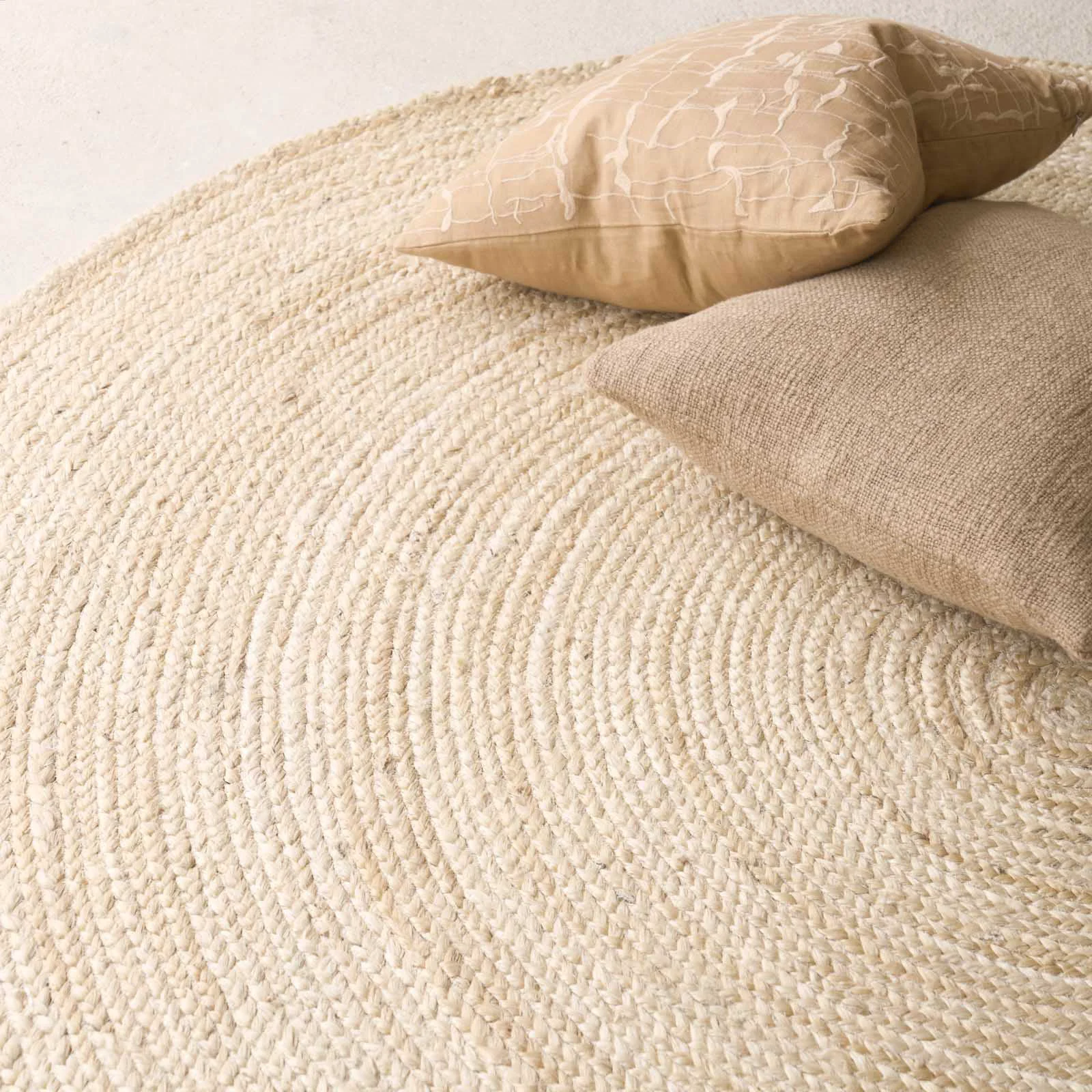 Artisan Sumak Jute Rug Round – Sand Crafted