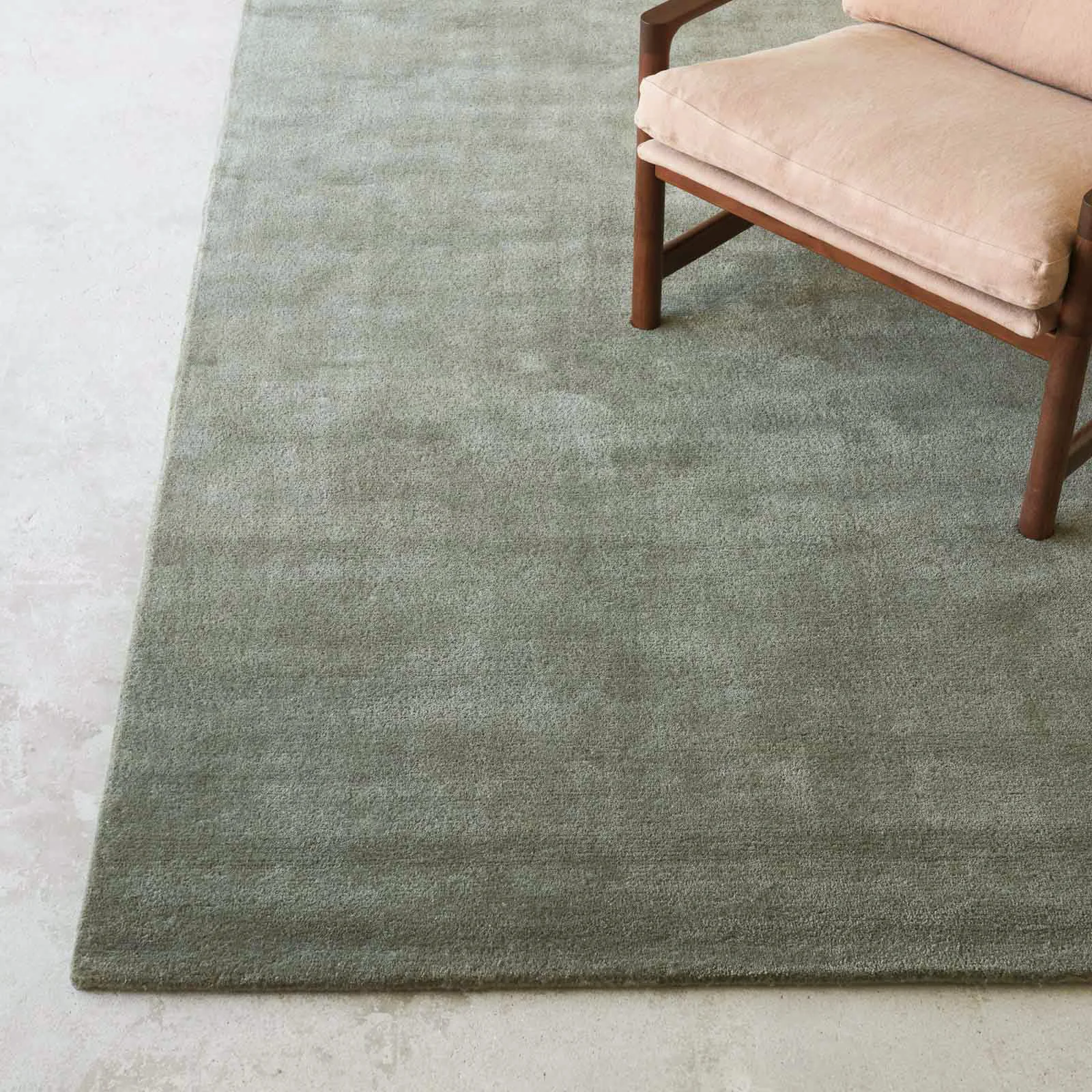 Trendy Jalal Wool Handknotted Rug Moss Original Design