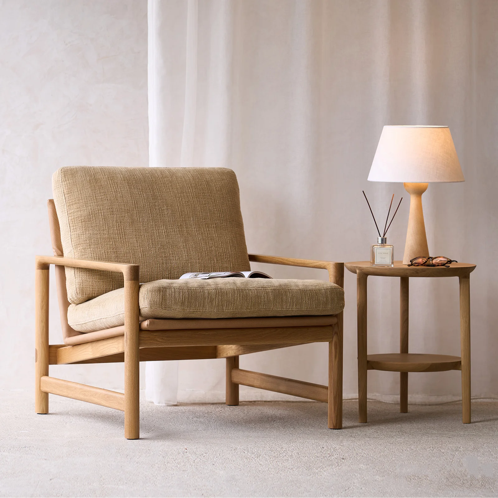 High-End Troubadour Fabric Armchair Oak Frame – Toffee Specialty