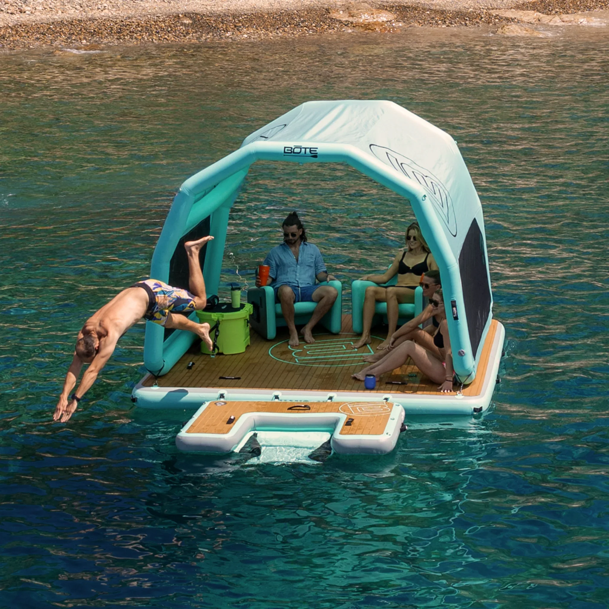 Sophisticated Bote Hangout 10′ Shaded Island Paradise with Electric Pump Functional