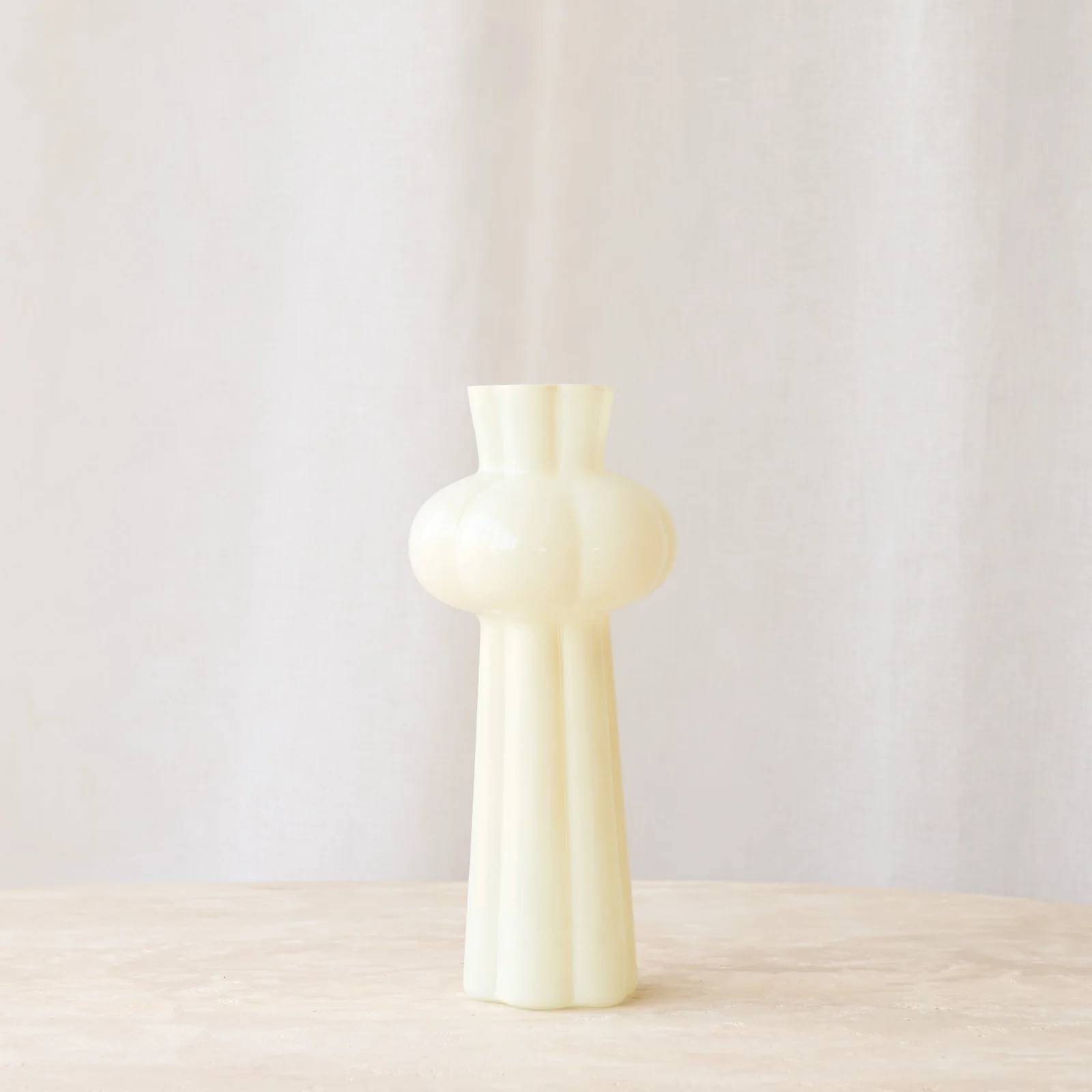 Luxury Kortesu Vase Cream Professional