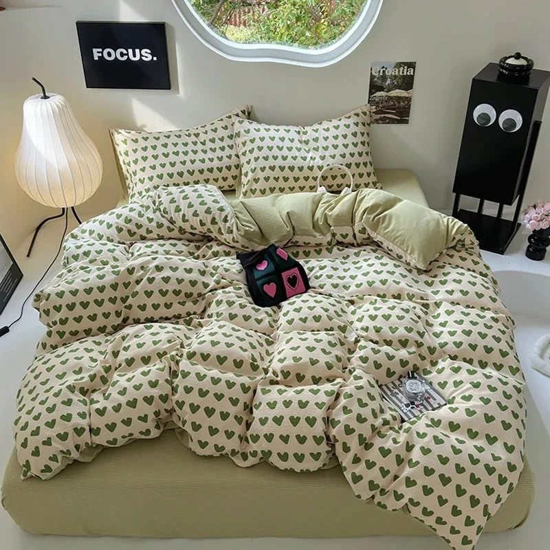 Luxury Little Green Hearts Pattern Bedding Set Responsible
