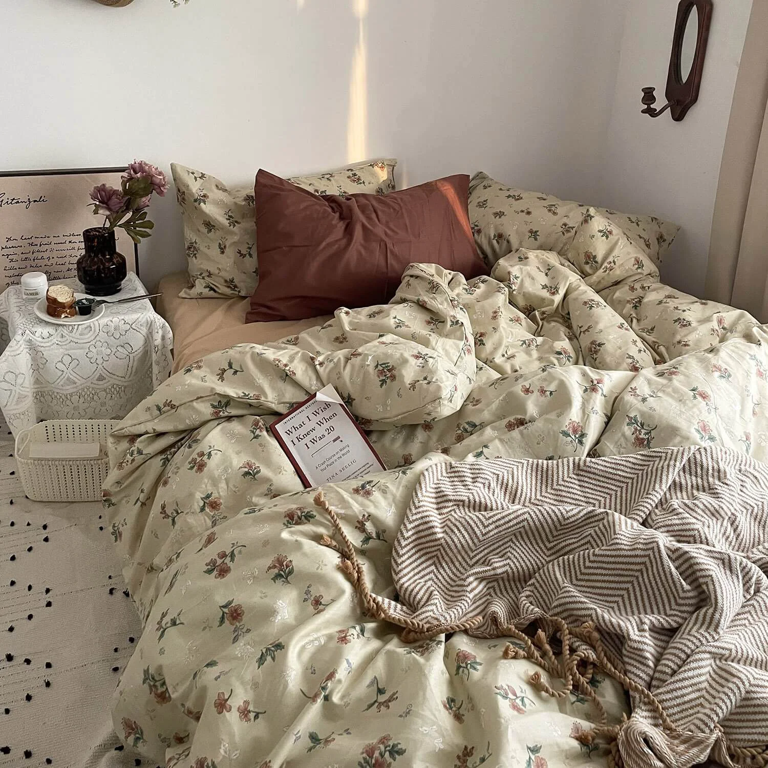 Secure Old Fashioned Floral Bedding Set Pure
