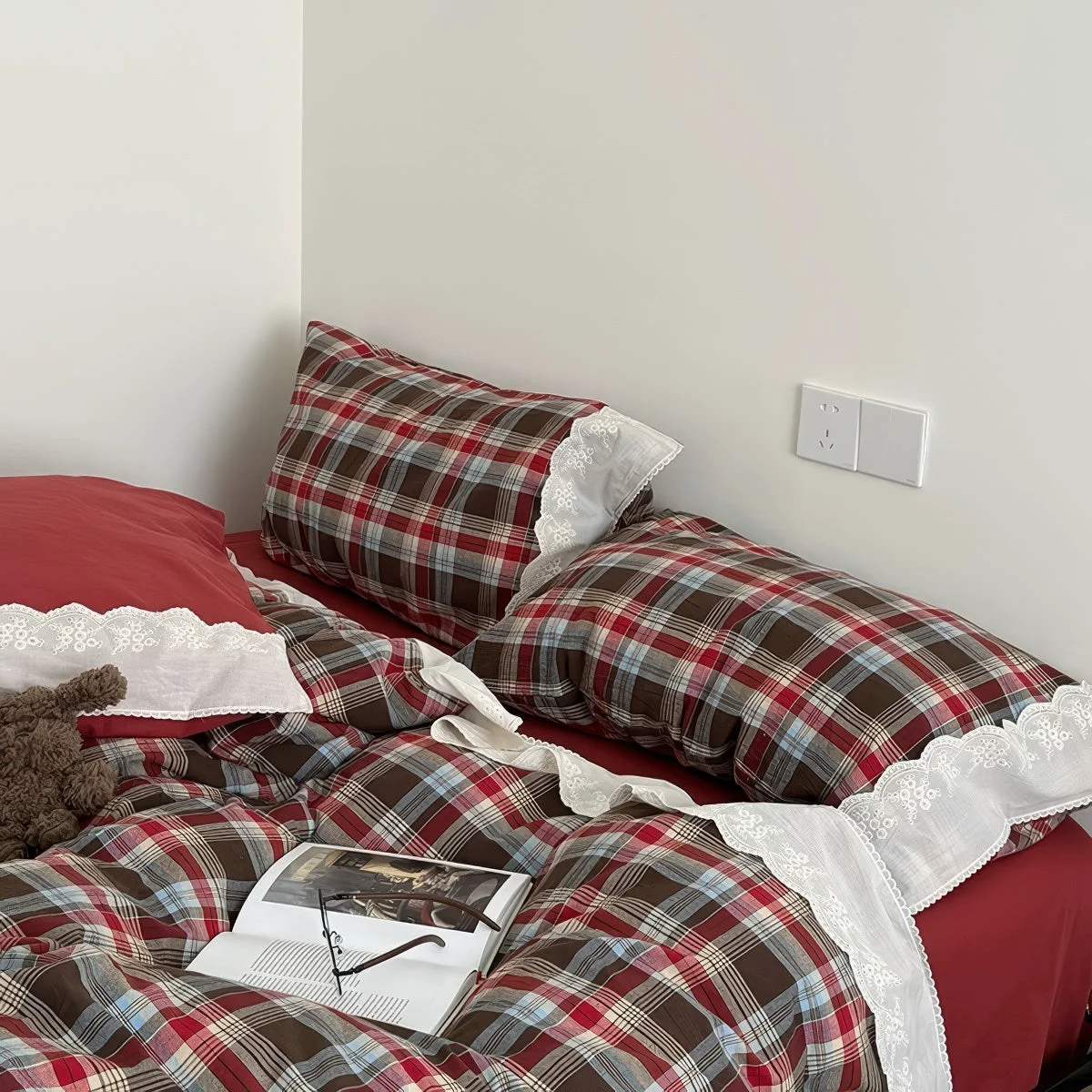 Fine Crafted Bavarian Plaid Ruffled Bedding Set Reliable