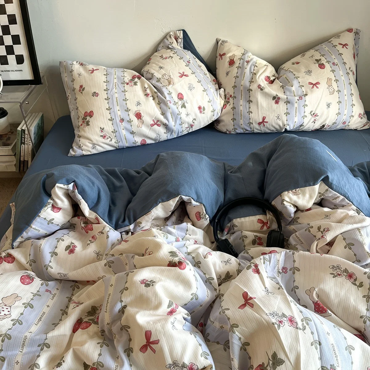 Contemporary Vintage Strawberry Floral Bedding Set Relaxed
