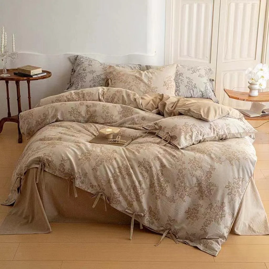 Traditional Floral Jacquard Bedding Set with Bow Tie – Khaki Comfortable