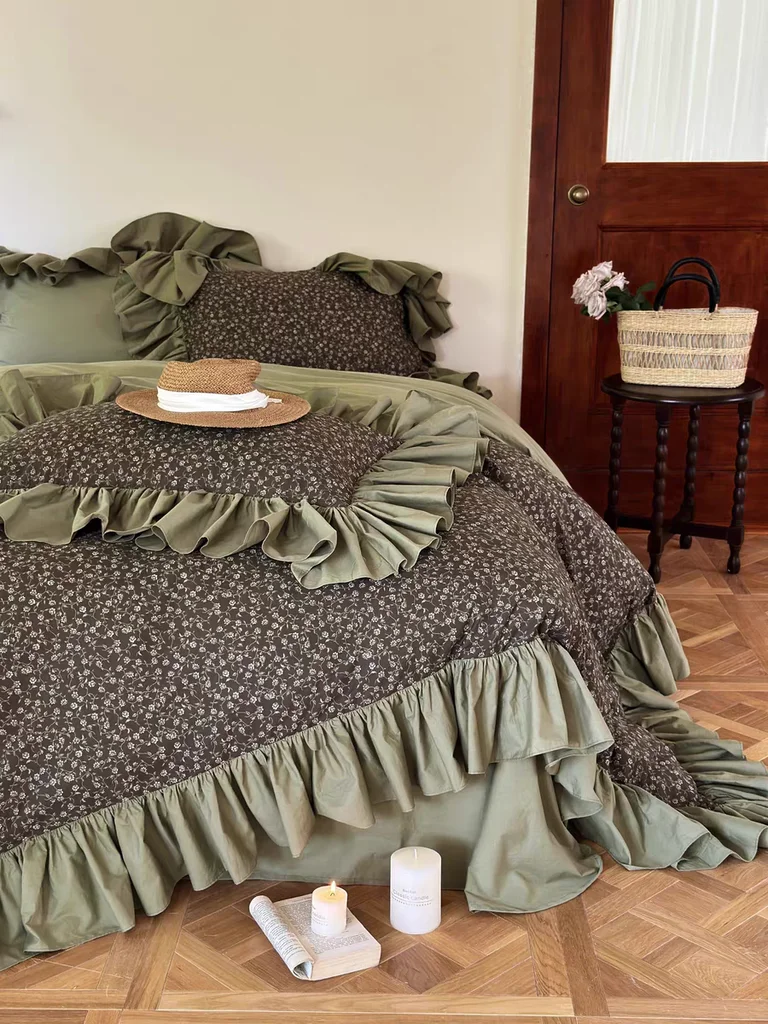 Original Design Coquette Floral Ruffle Bedding Set World-Class