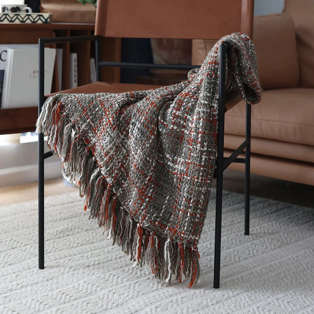 Secure Chunky Knit Blanket With Tassels – Red Refined