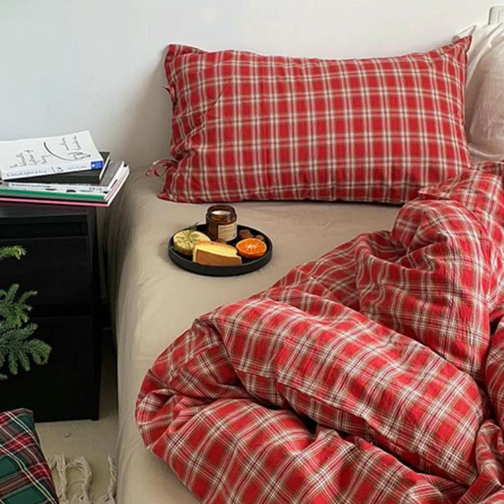 Consistent Christmas Red Plaid Bedding Set Secure
