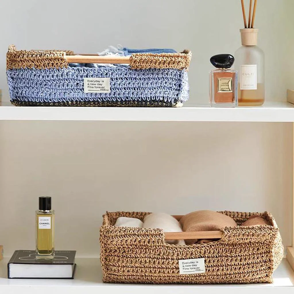 Prestigious Handmade Raffia Tray with Wooden Handle Selected