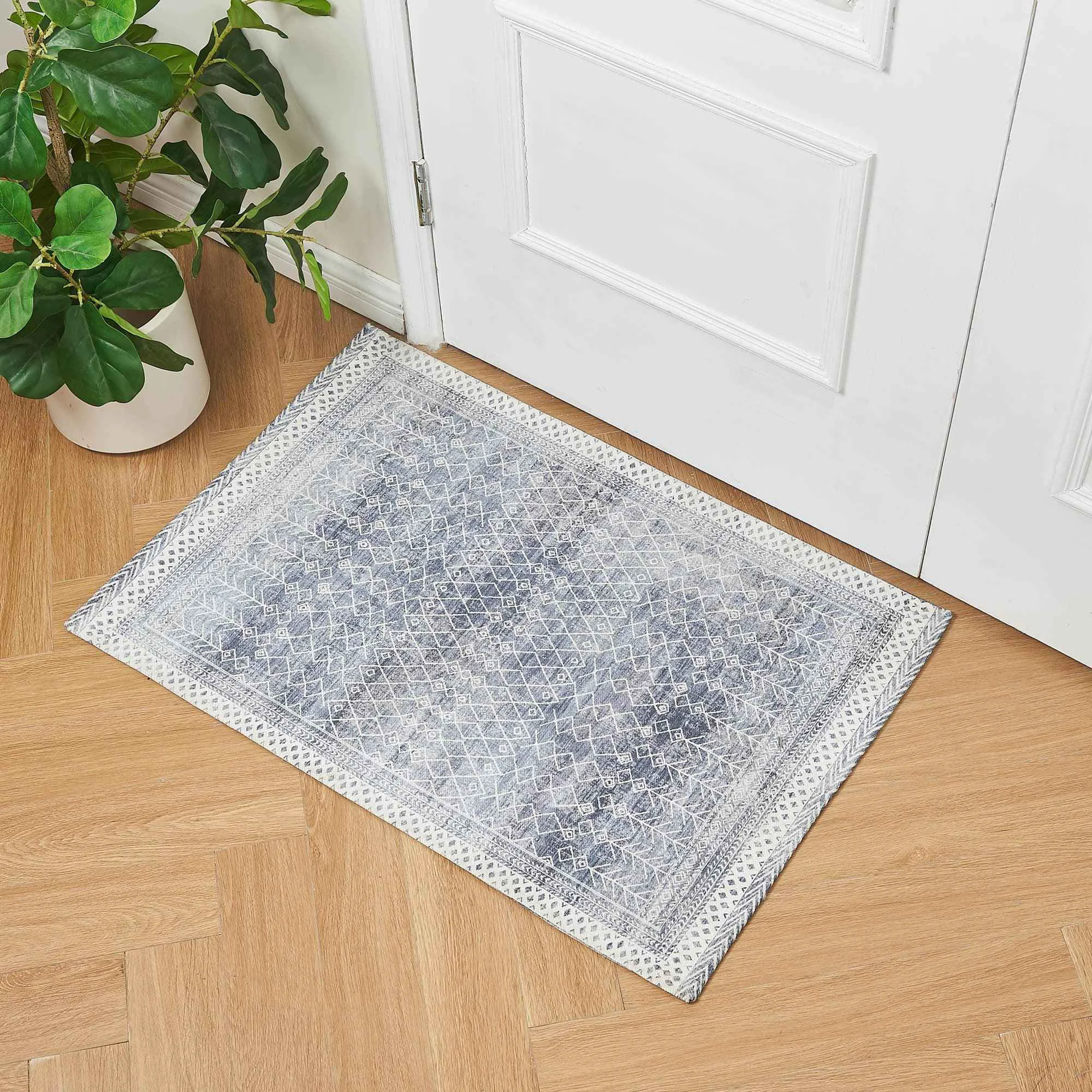 Stylish Distressed Moroccan Machine Washable Accent Rug 2′ x 3′ – Neve Collection Easy-to-Use