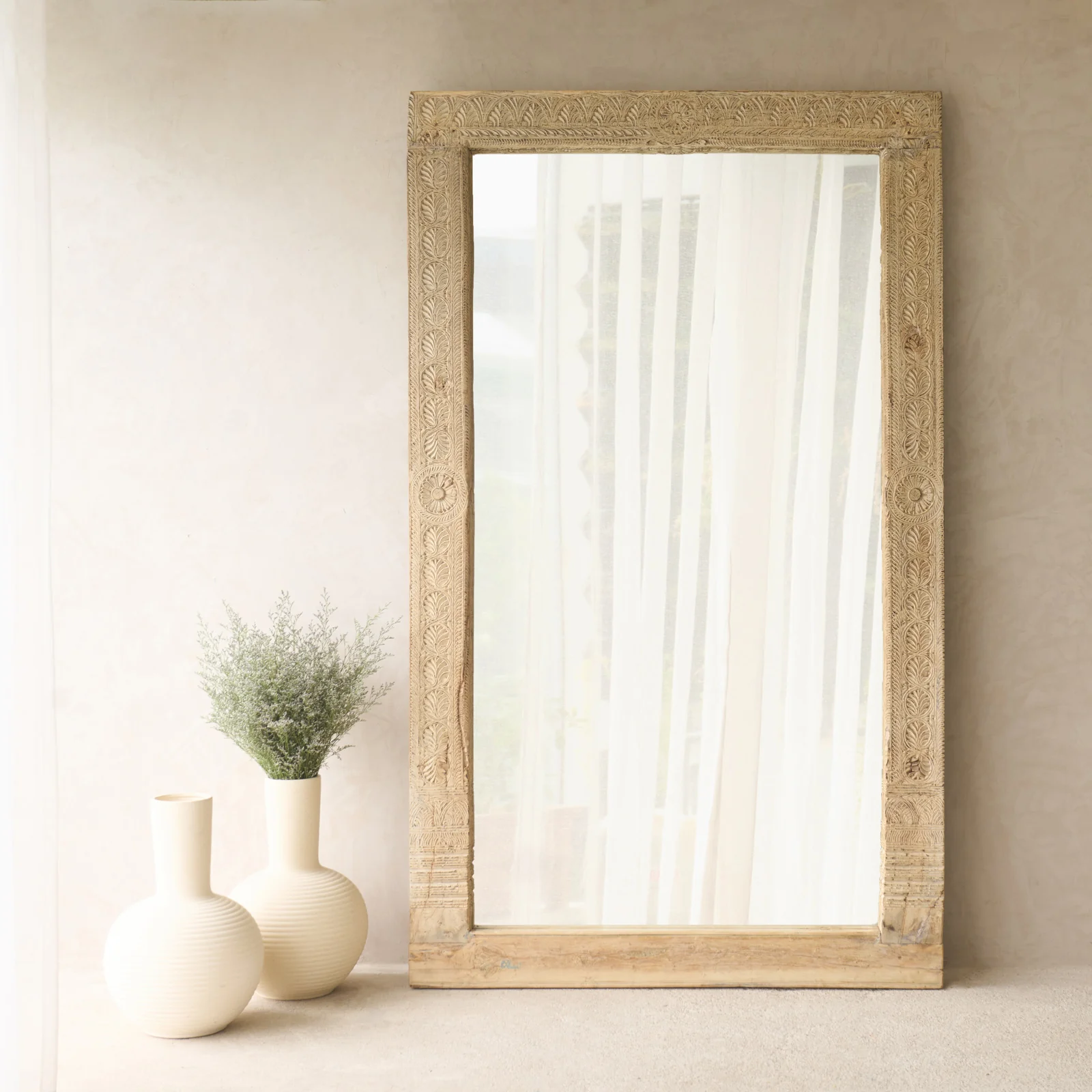 Eco-Friendly Vintage Floral Carved Mirror C Smooth