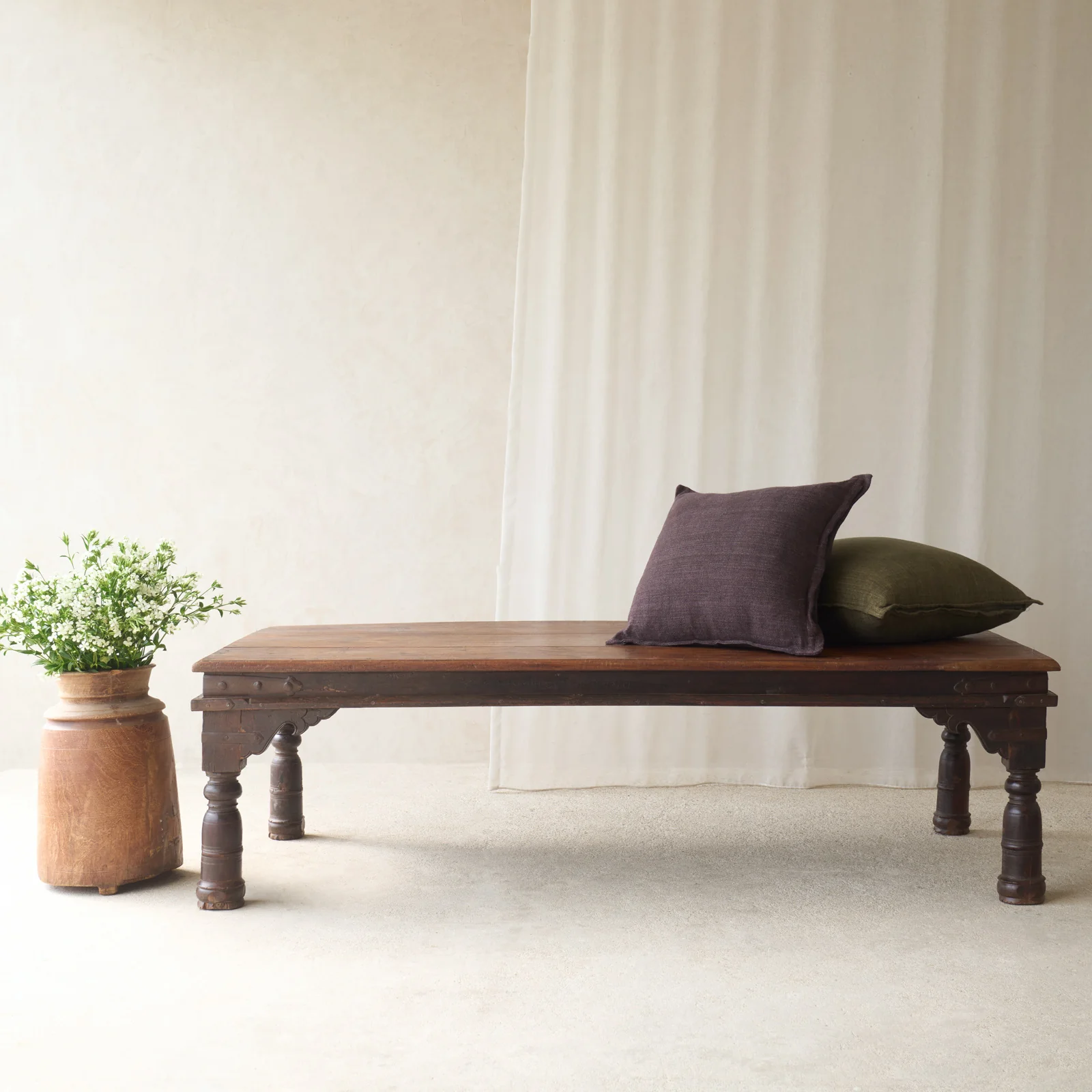 High-Grade Vintage Teak Coffee Table Fine Crafted