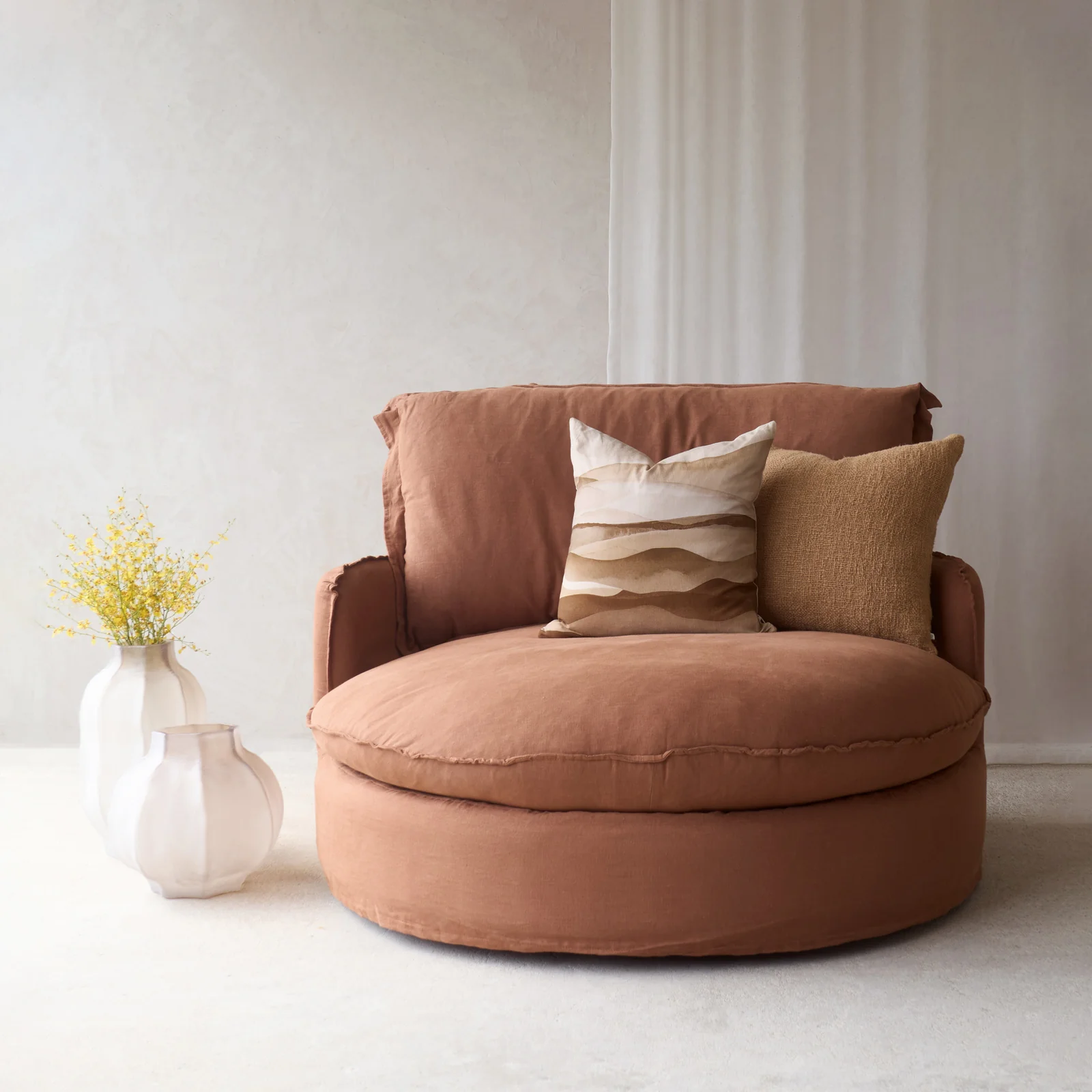 Easy-to-Use Cocola Swivel Lounge Chair Caramel Stylish