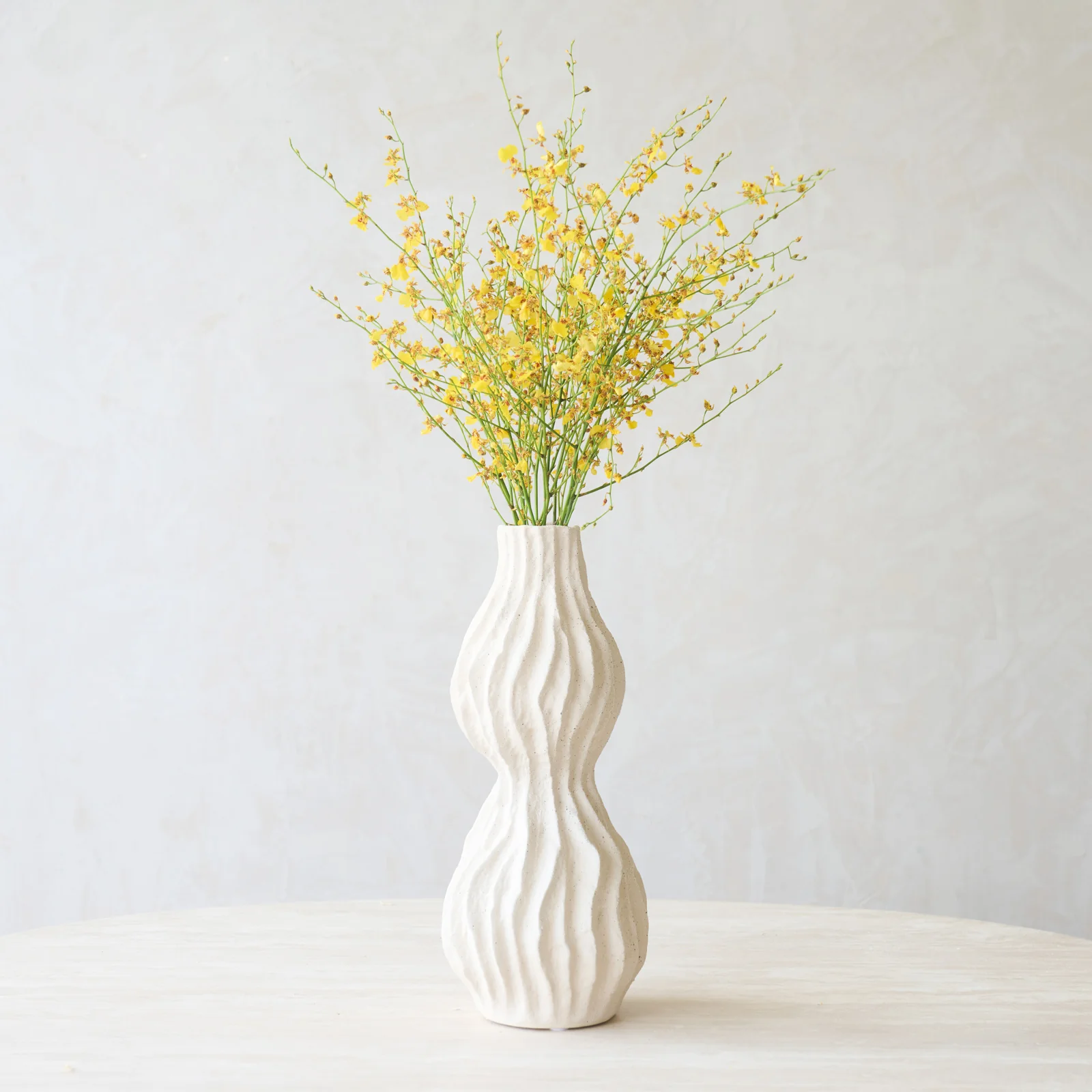 Elegant Vania Vase Cream Trusted