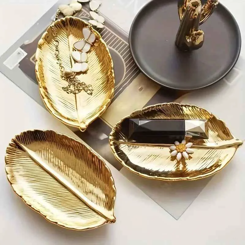 Exclusive Ceramic Leaf-Shaped Jewelry Dish Decorative Tray – Elegant Leaf Suitable for Jewelry Display Keys – Decorative Tabletop Centerpiece for Entryway Living Room Bedside Jewelry TraysSPECIFICATIONS Safe