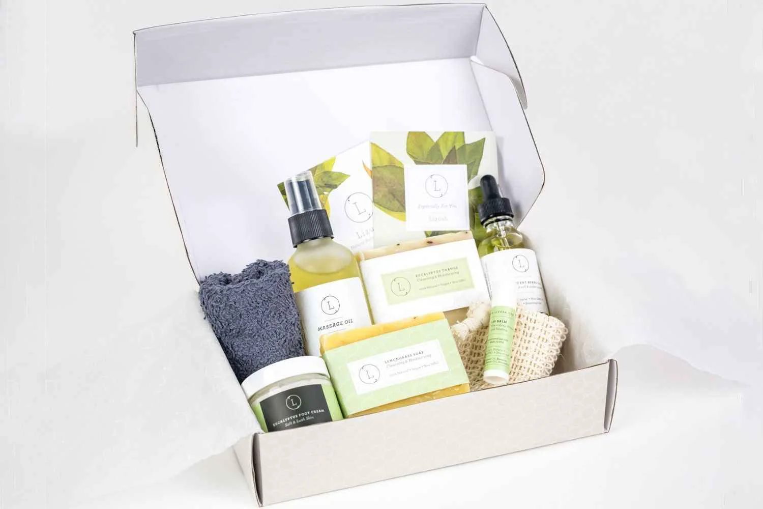 Durable Eucalyptus Men's Grooming Gift Set – Natural Beard Skincare Sophisticated