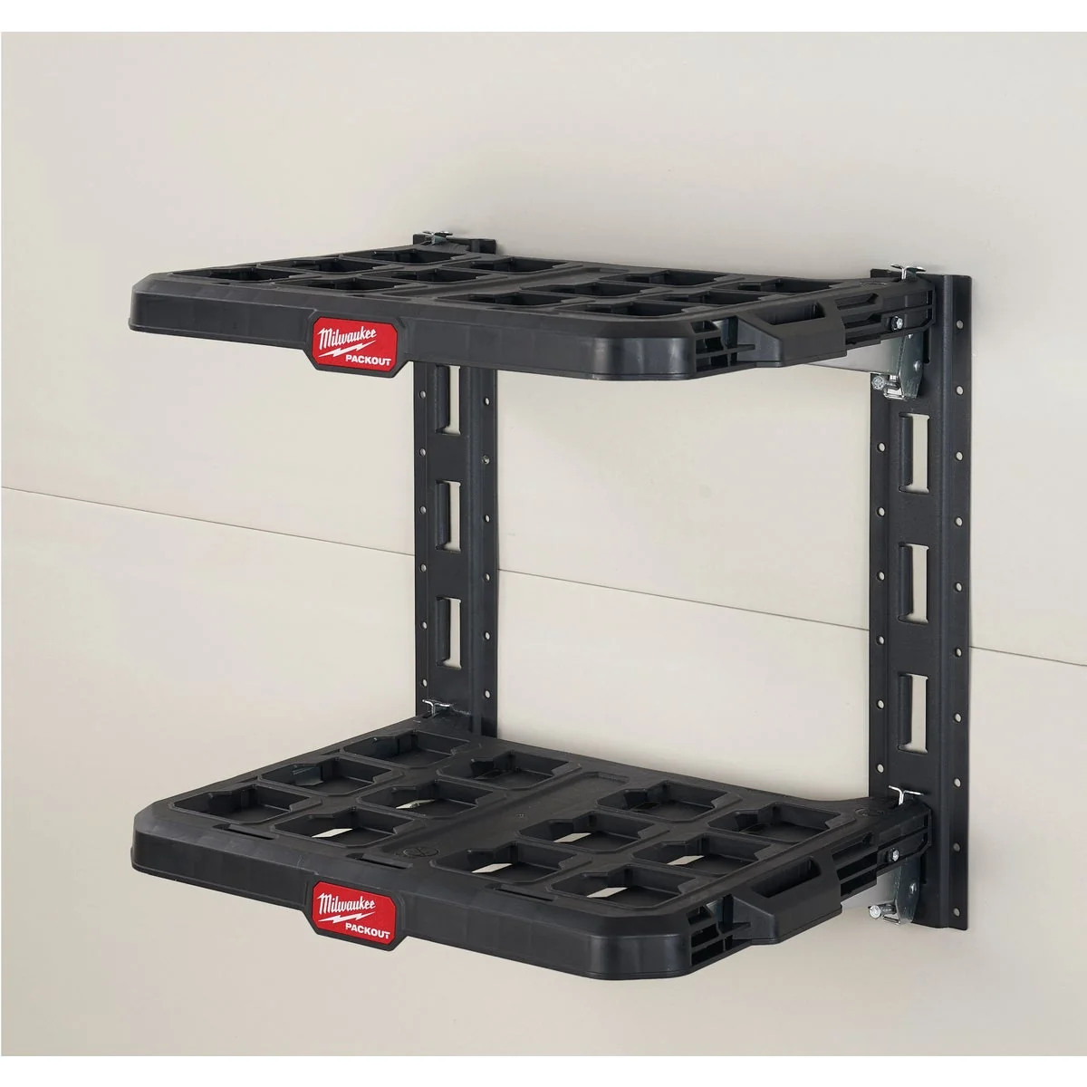 Powerful Milwaukee PACKOUT Racking Kit Relaxed