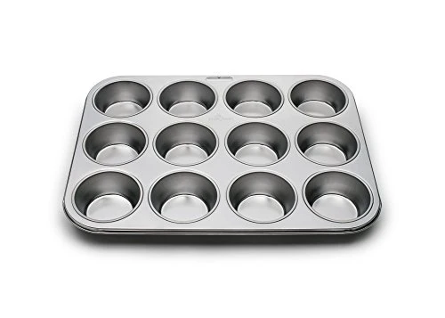 High-Quality Muffin and Cupcake Pan Relaxed