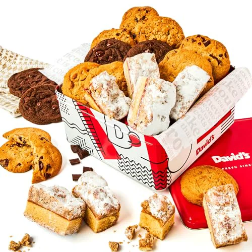 Expertly Made Assorted Fresh Baked Cookies Crumb Cake Tin 48 Ounce Green