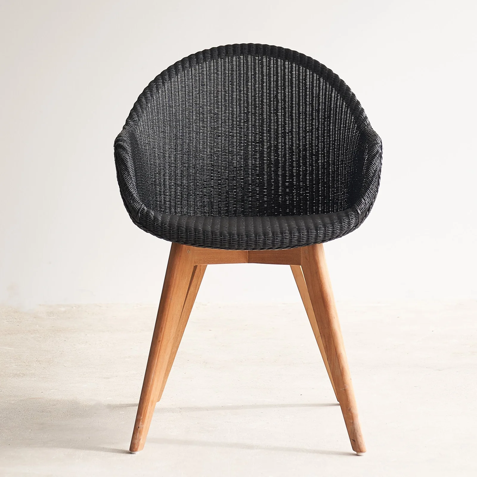 Top-Quality Avril Dining Chair Teak – Black Superior