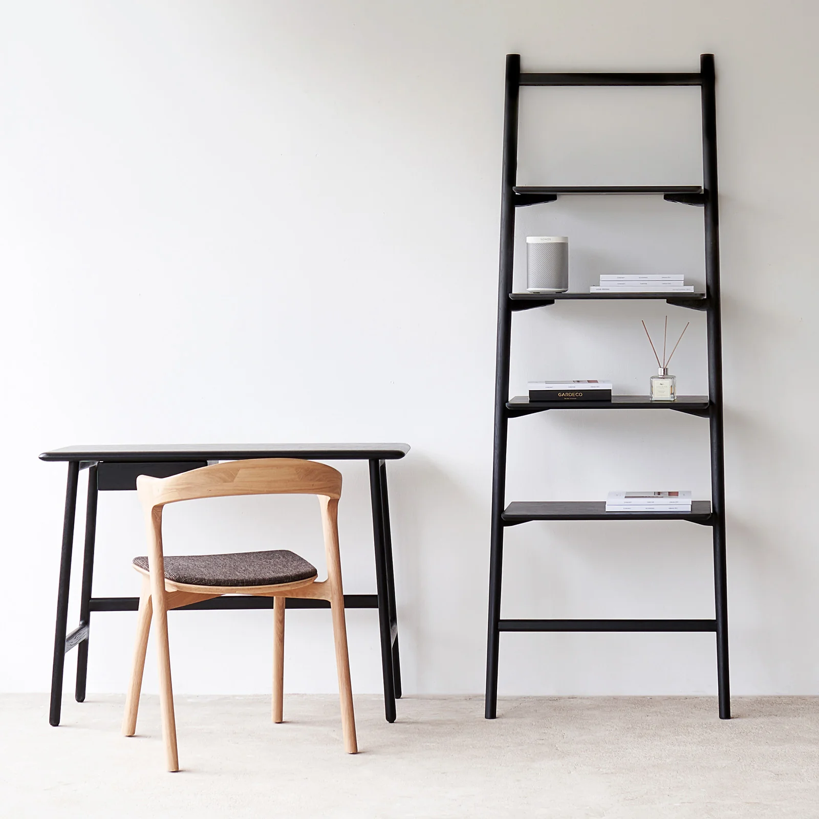 Lightweight Tosta Rack Oak – Black 192cm Superior