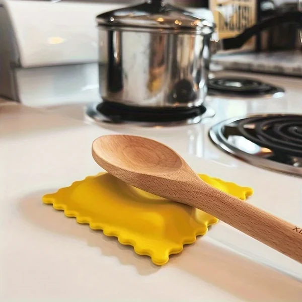 Environmentally Friendly Pasta-Shaped Silicone Spoon Rest Trivet Mat Smooth